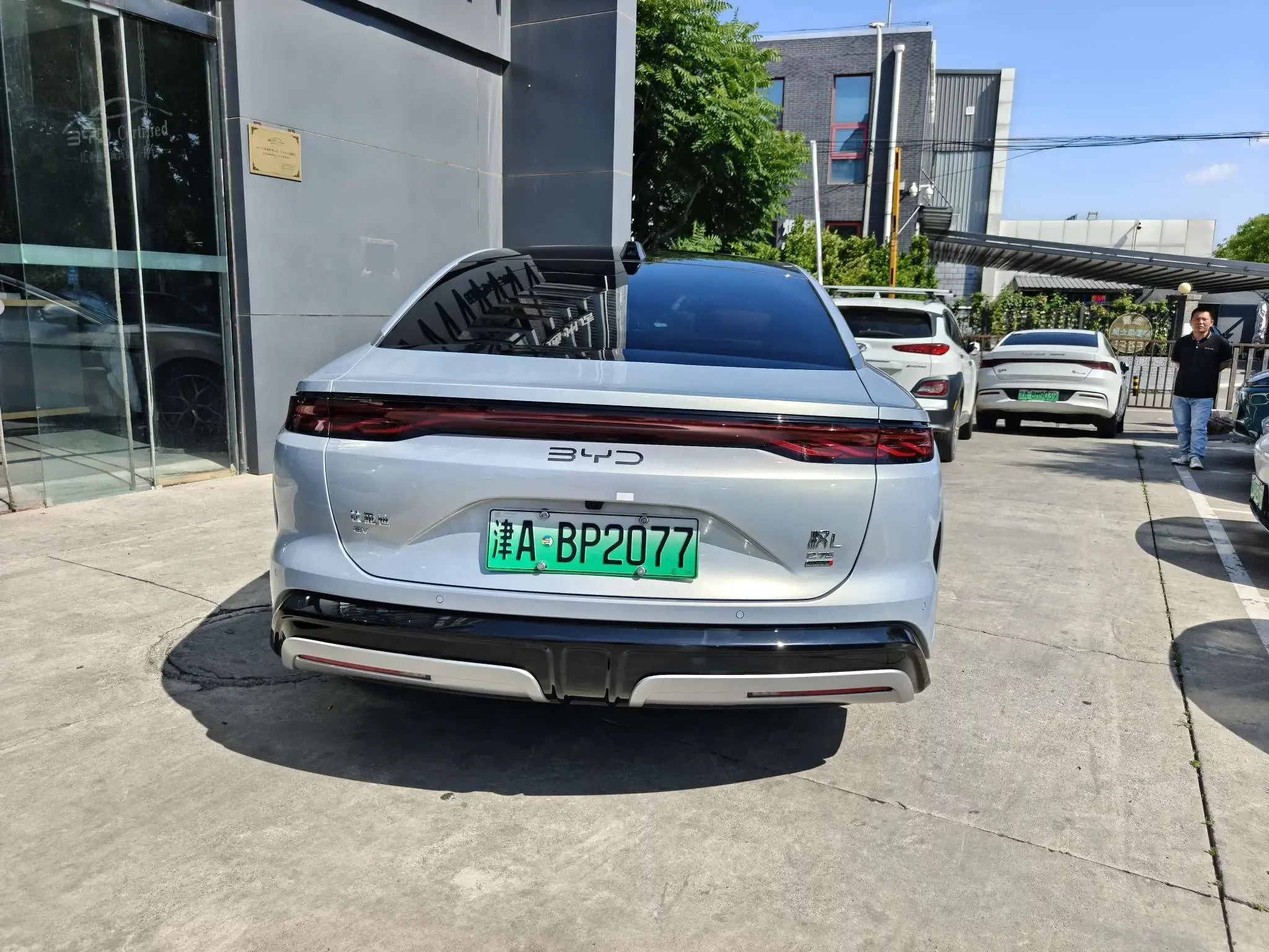 BYD Han L EV