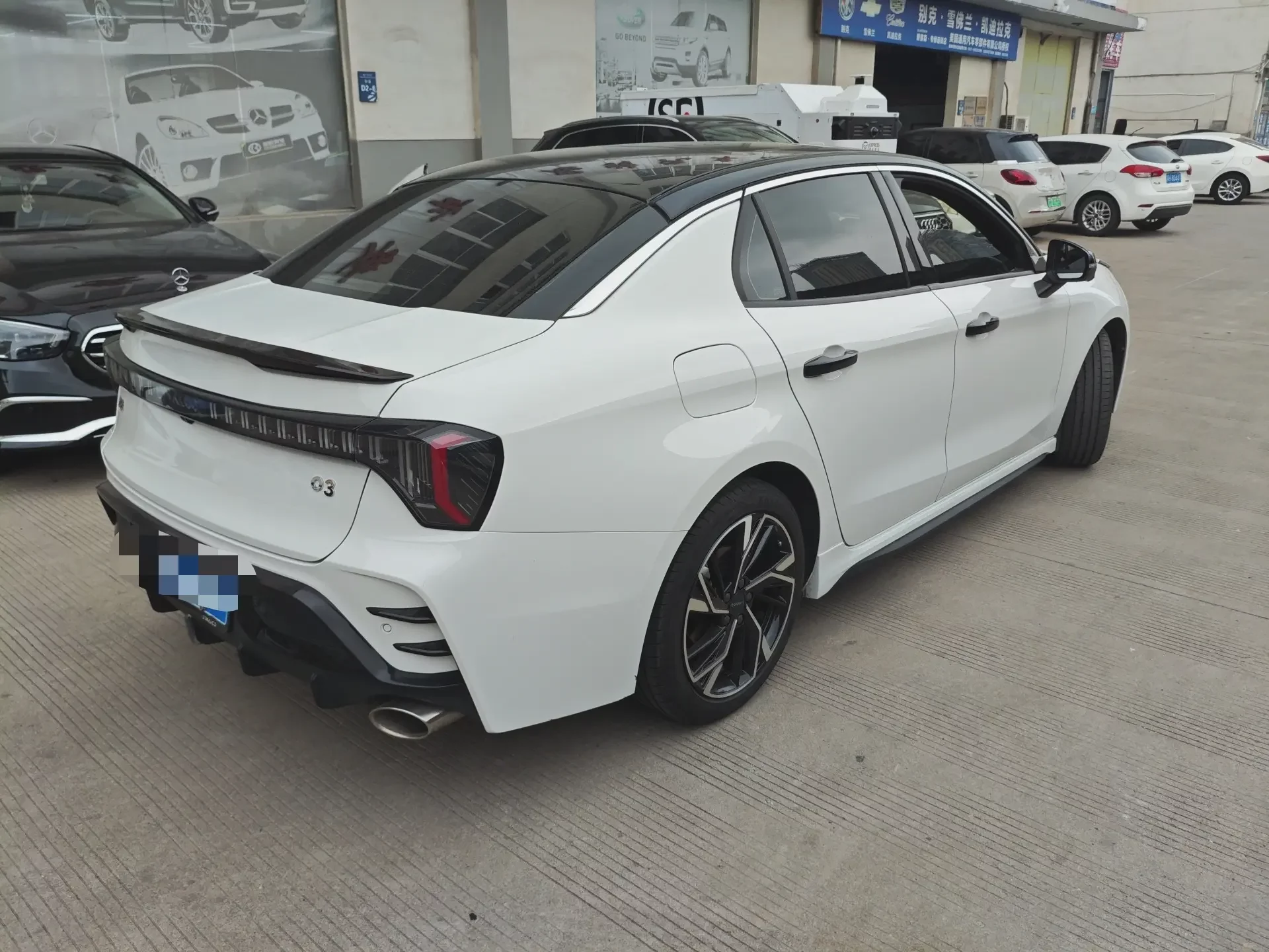 Lynk & Co 03