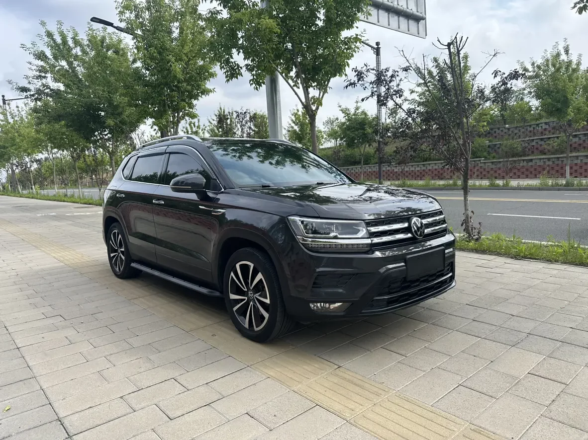 Volkswagen Tharu
