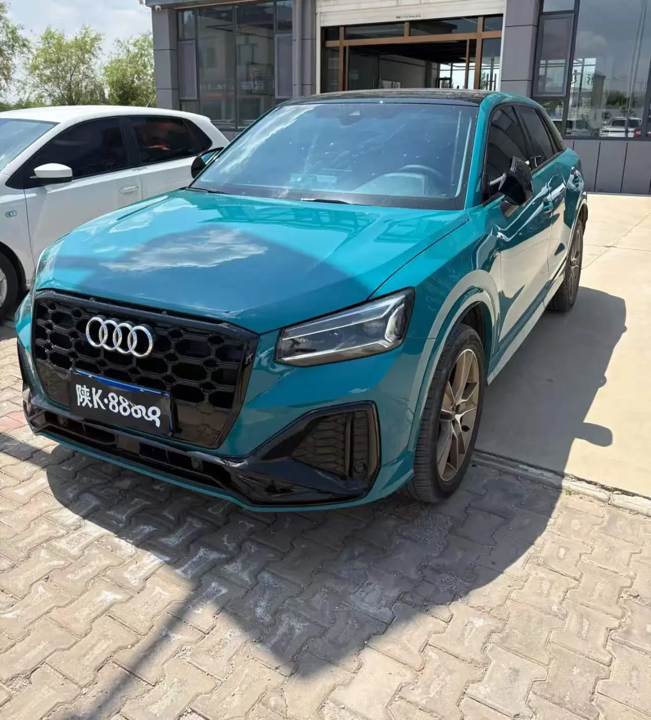 Audi Q2L
