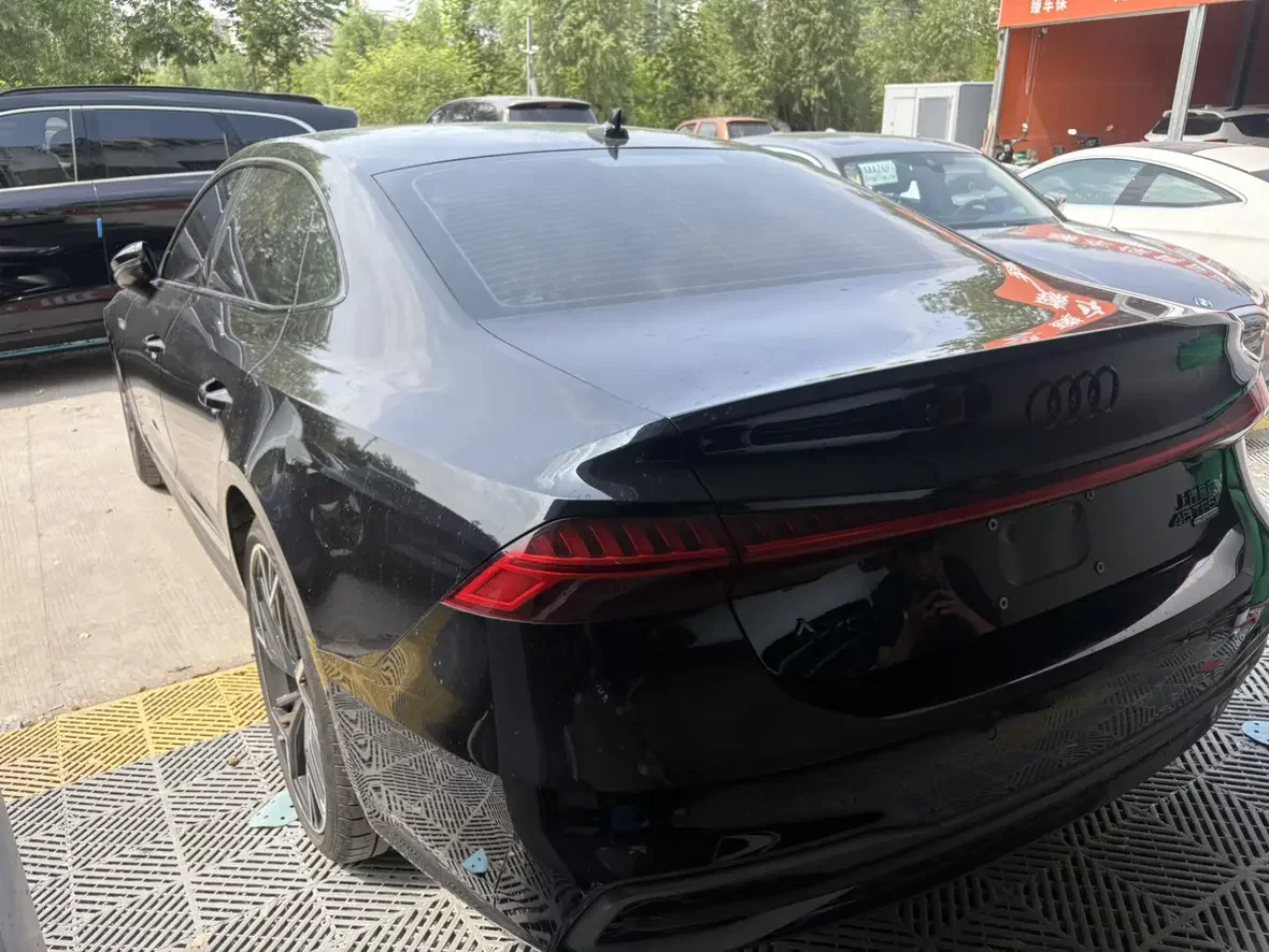 Audi A7L