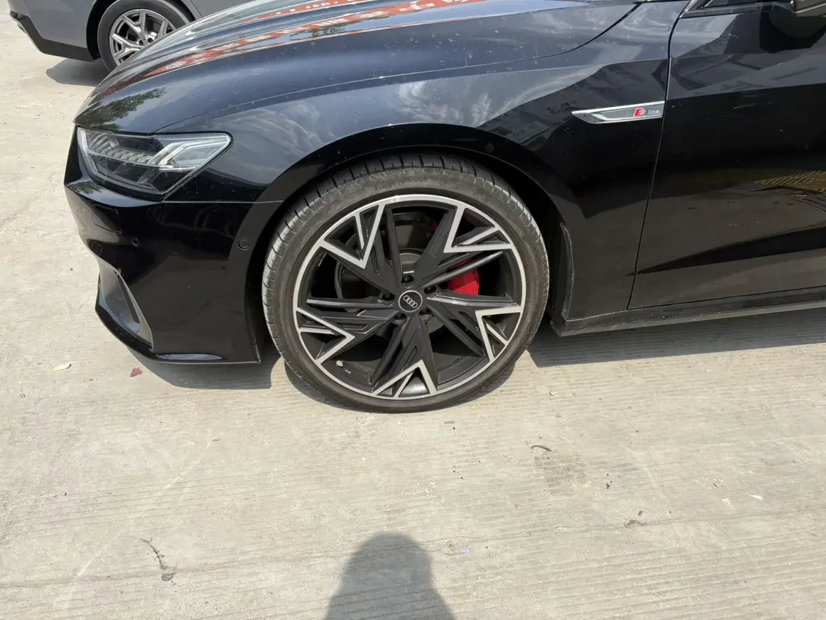 Audi A7L