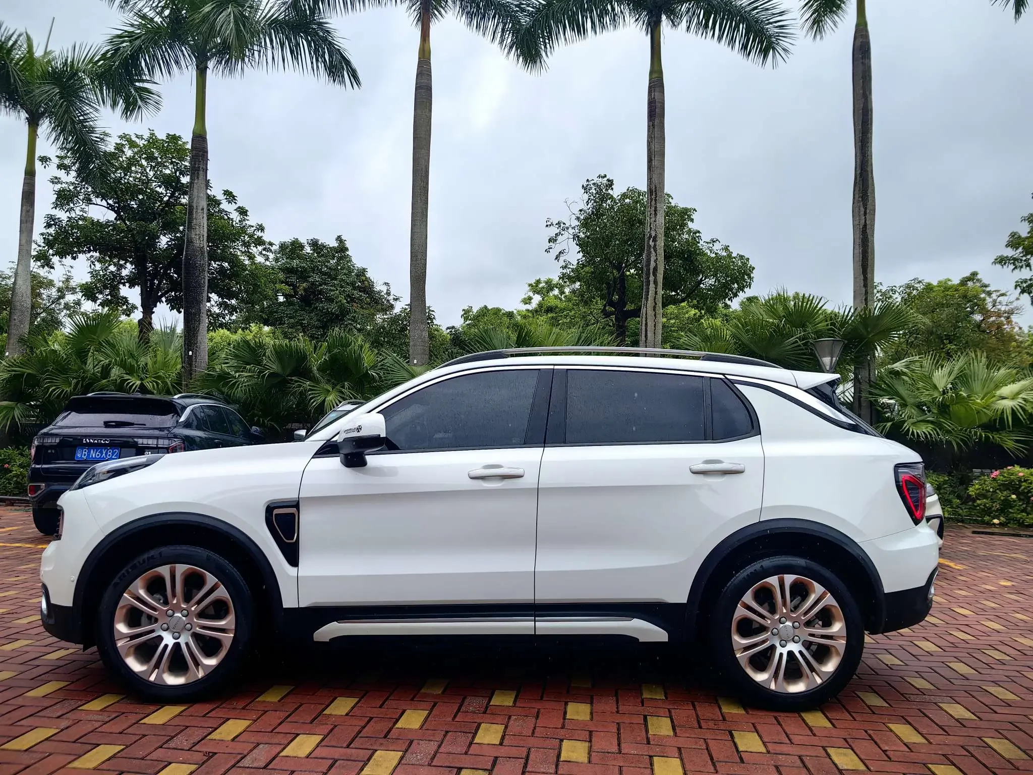 Lynk & Co 01