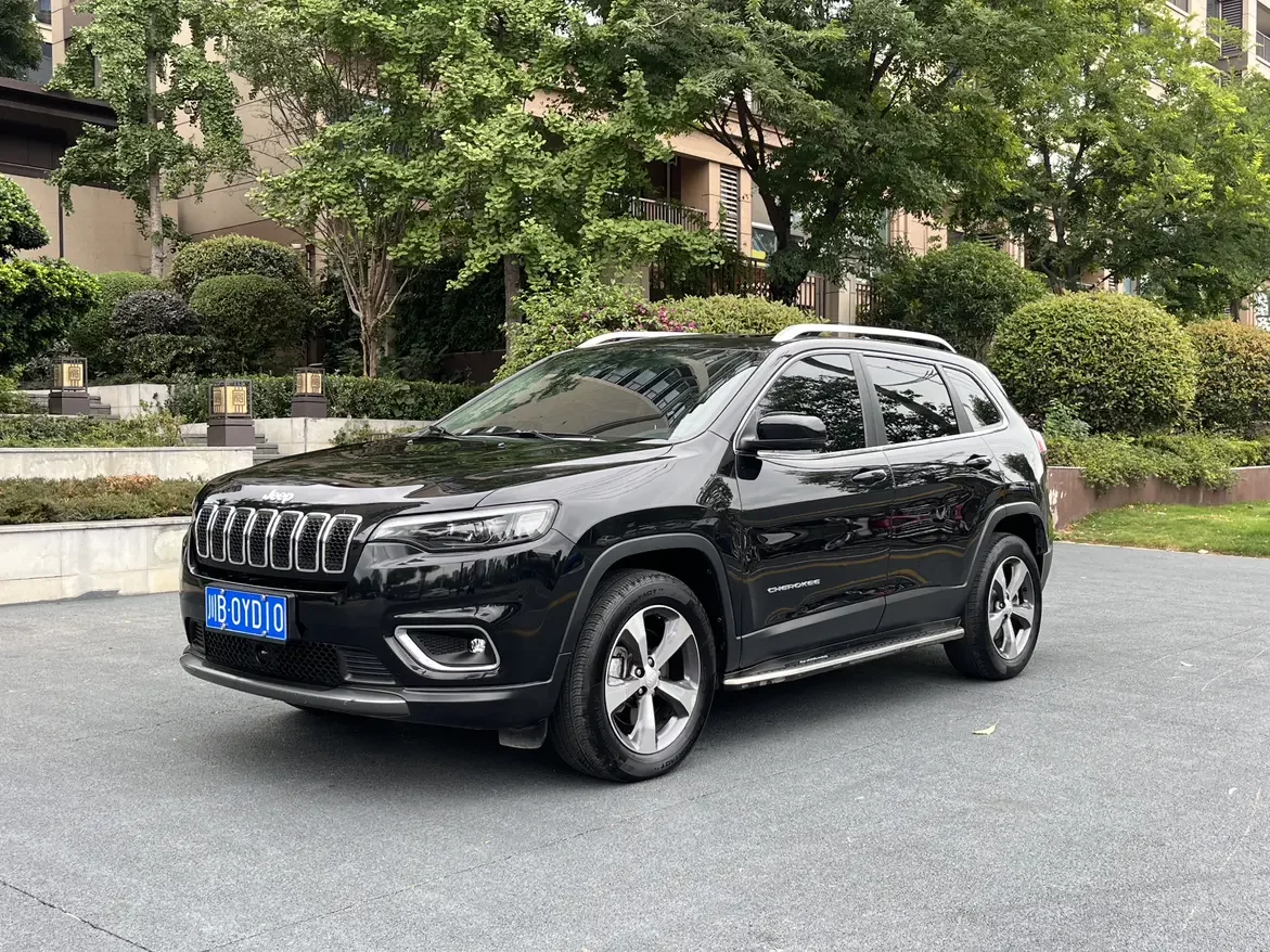 Jeep Cherokee  из Китая