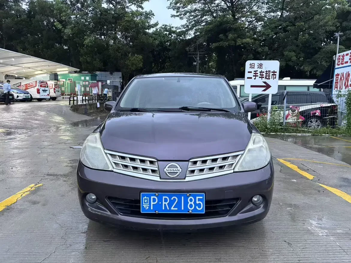 Nissan Tiida