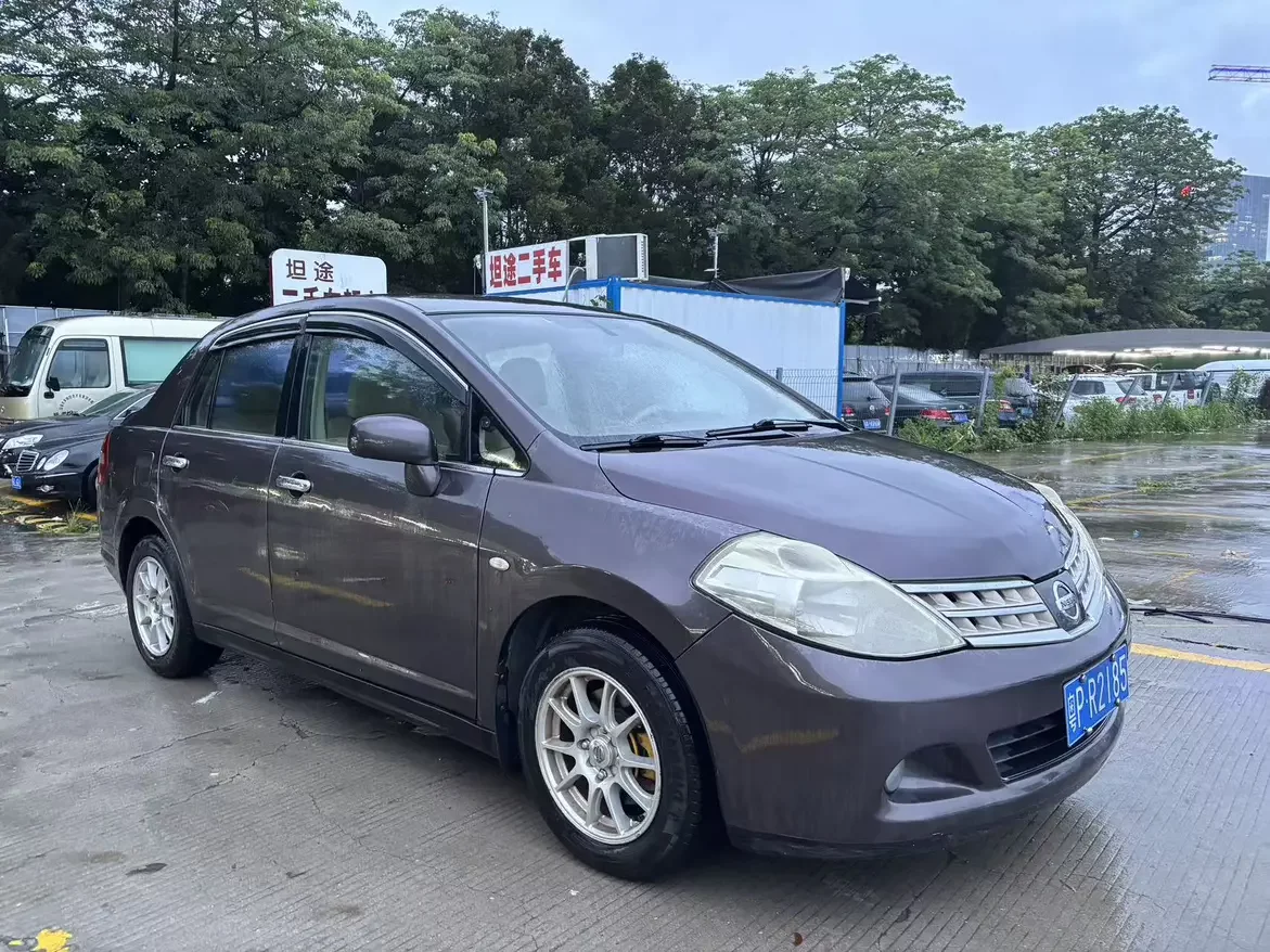 Nissan Tiida