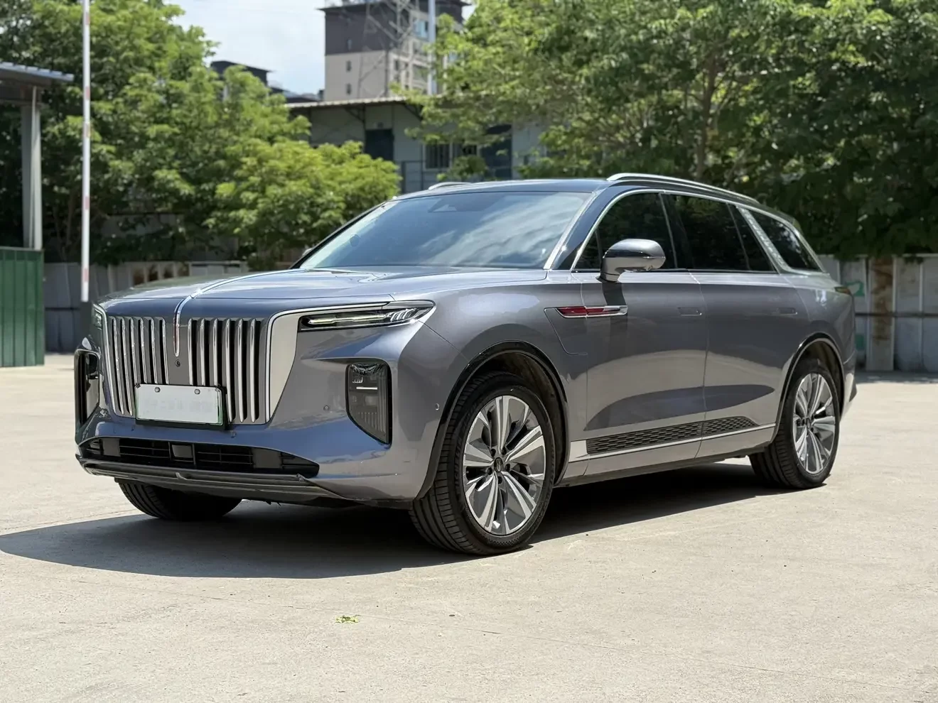 Hongqi E-HS9