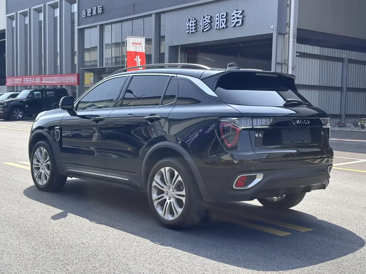 Lynk & Co 01