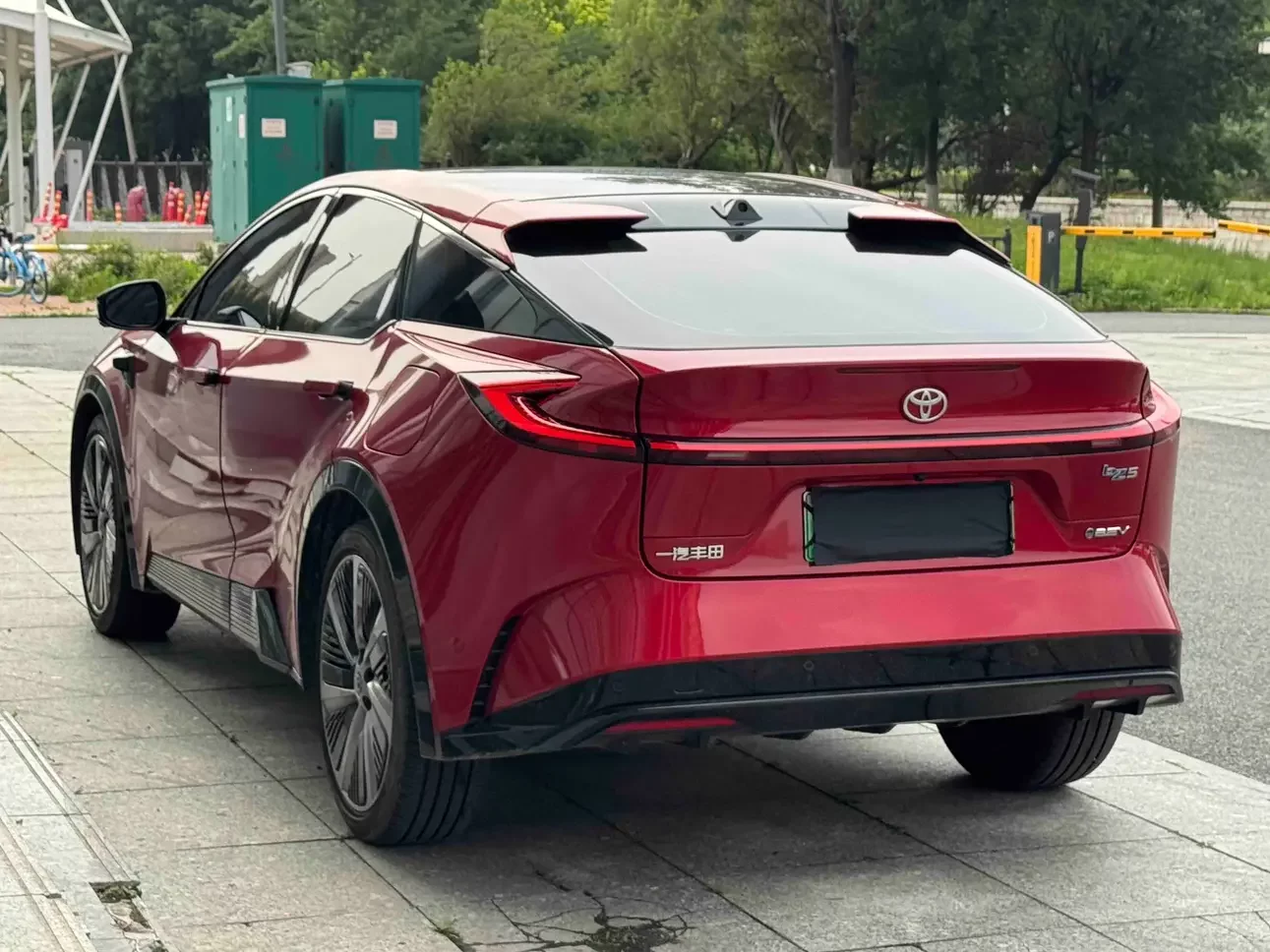 Toyota bZ5
