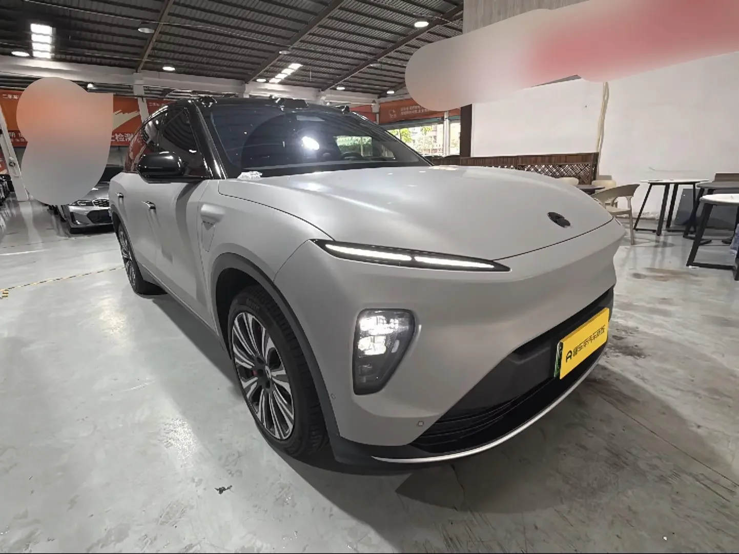 NIO ES8