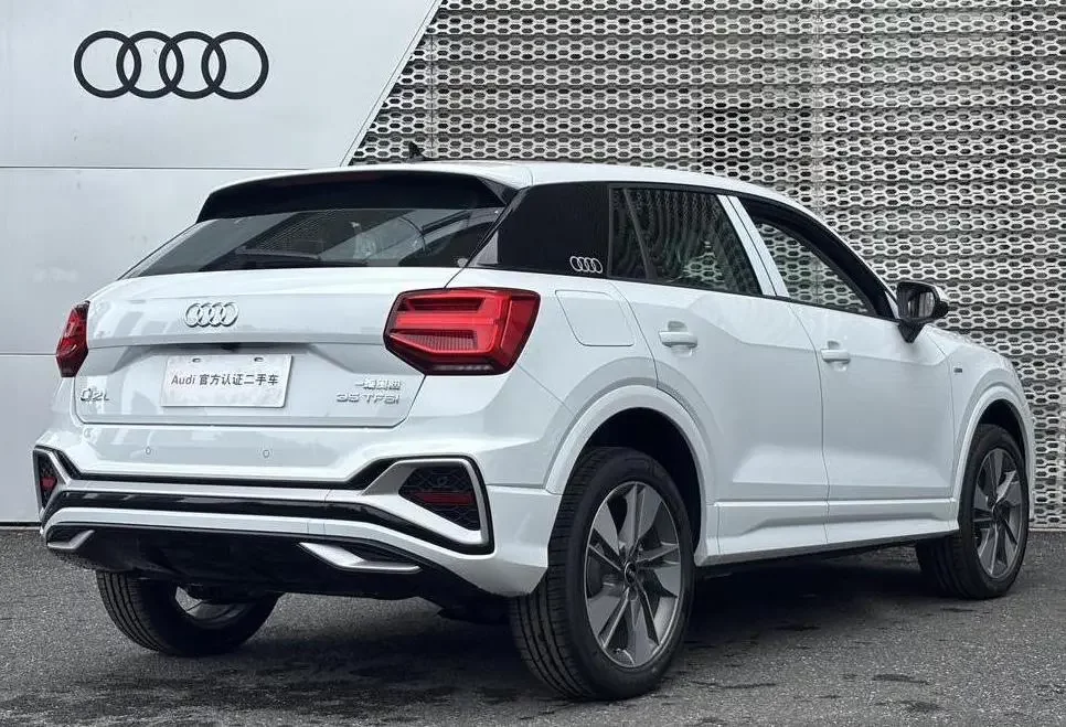 Audi Q2L