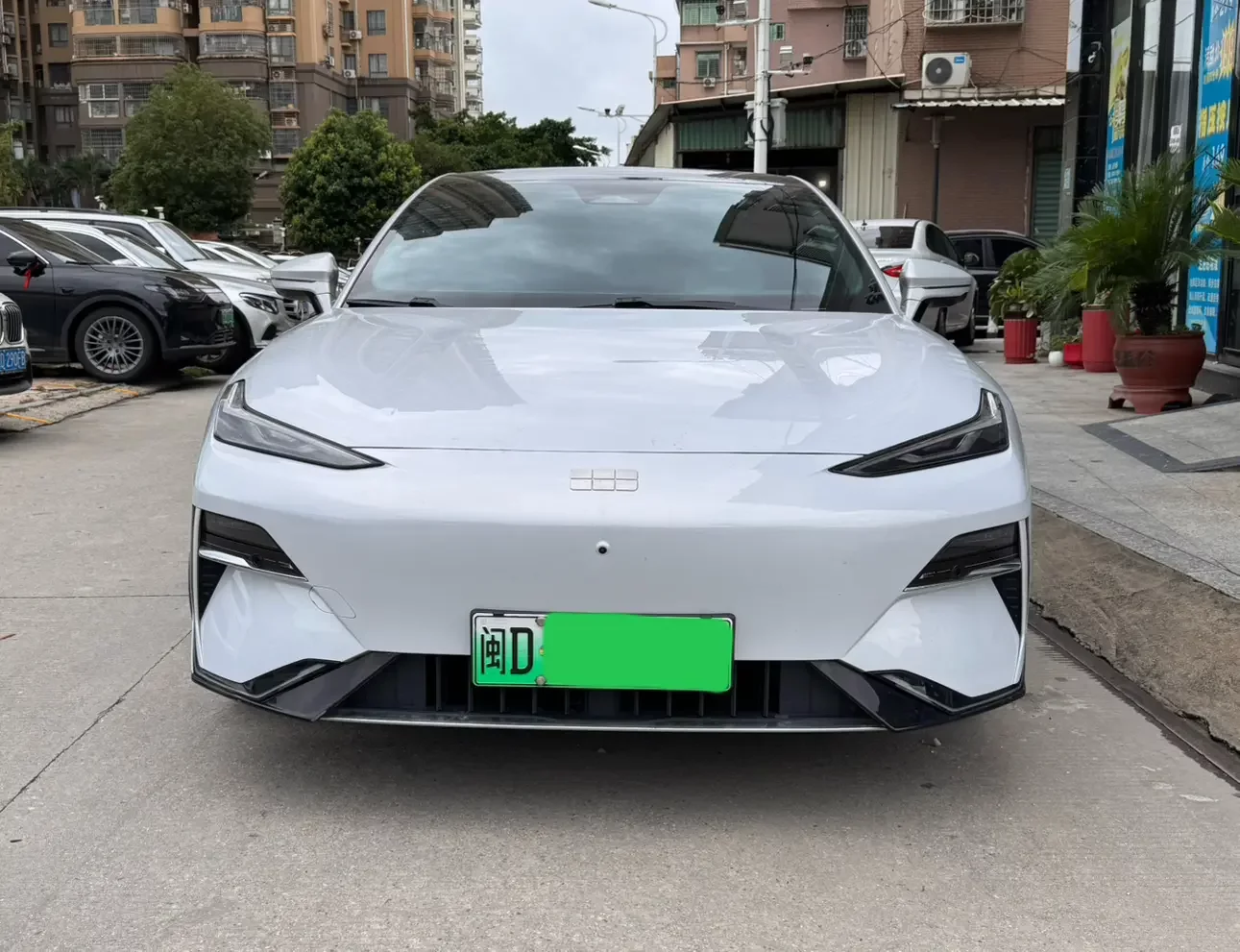 Geely Galaxy E8