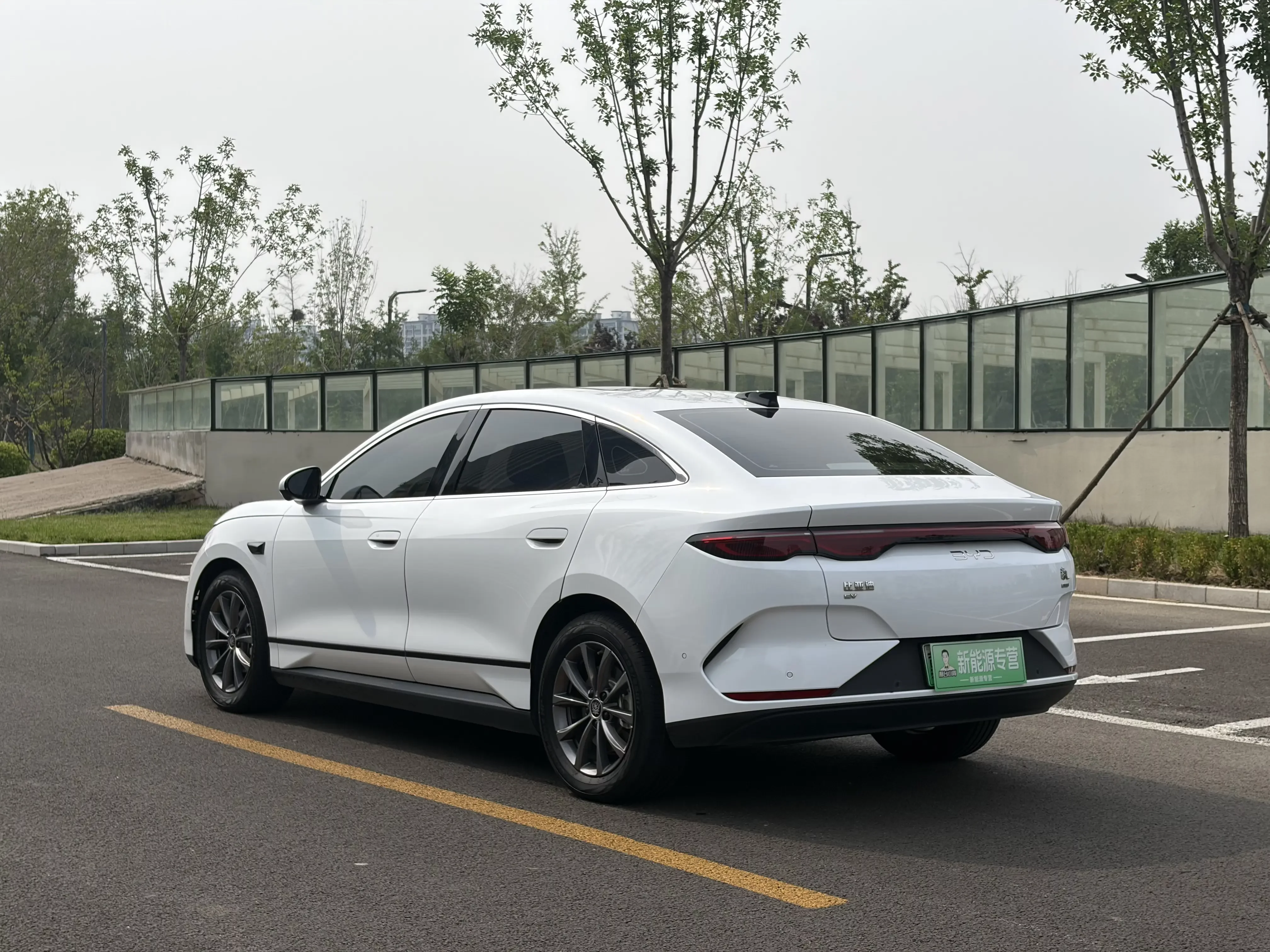BYD Qin L EV