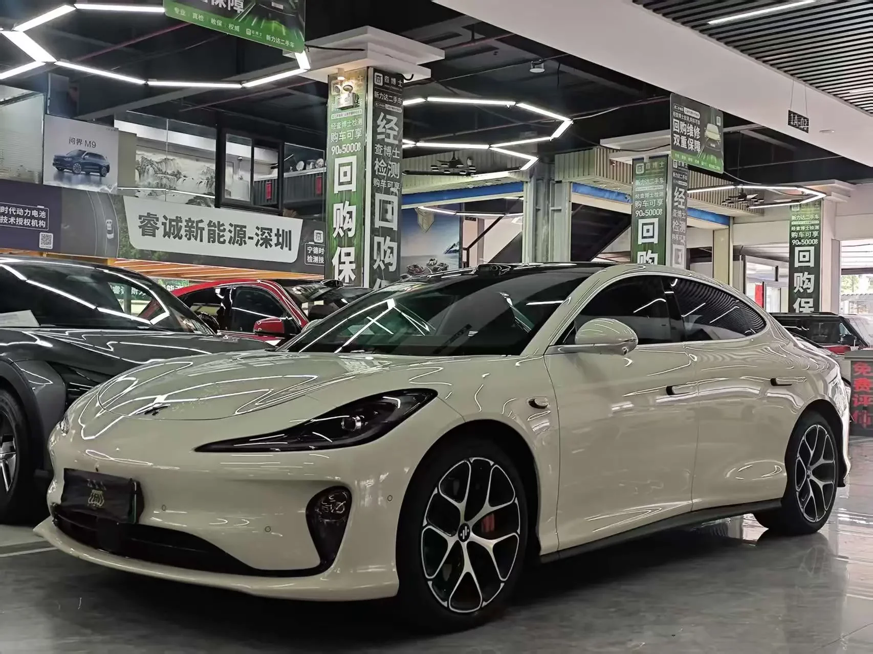 Zhiji L6  из Китая