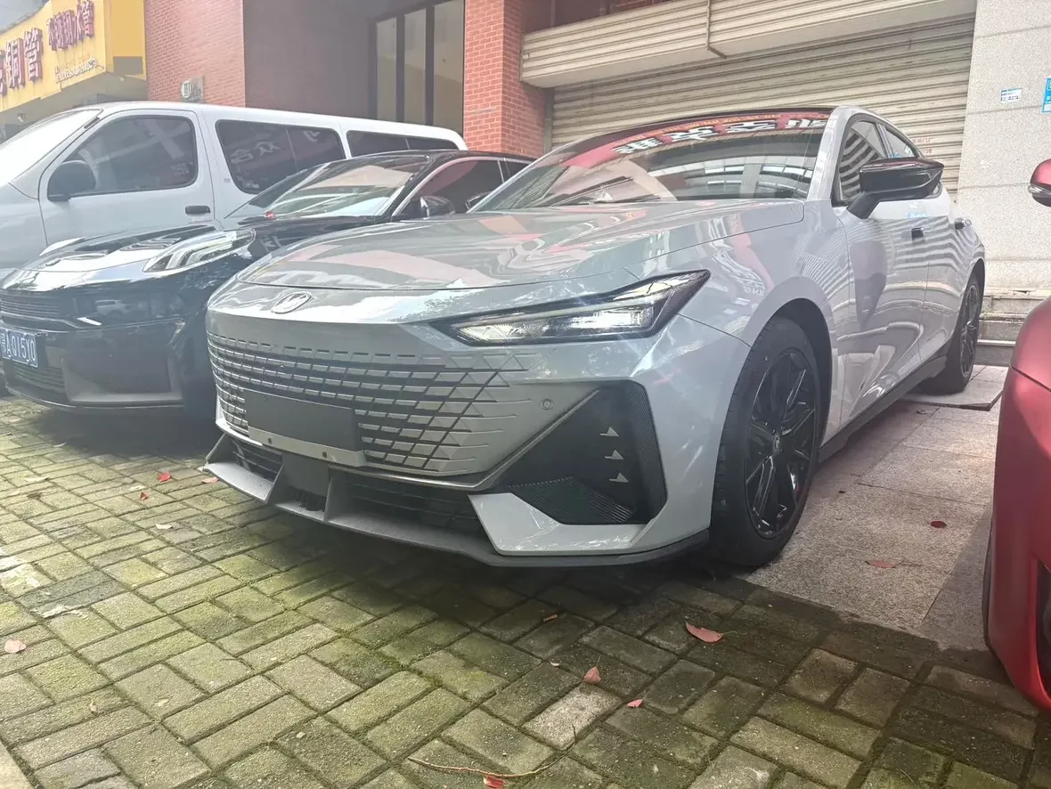 Changan UNI-V