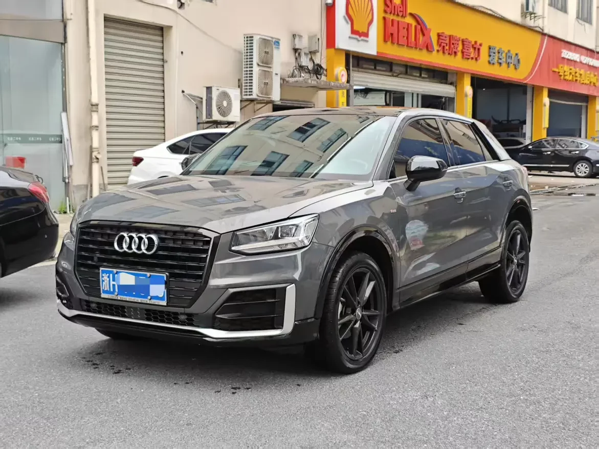 Audi Q2L