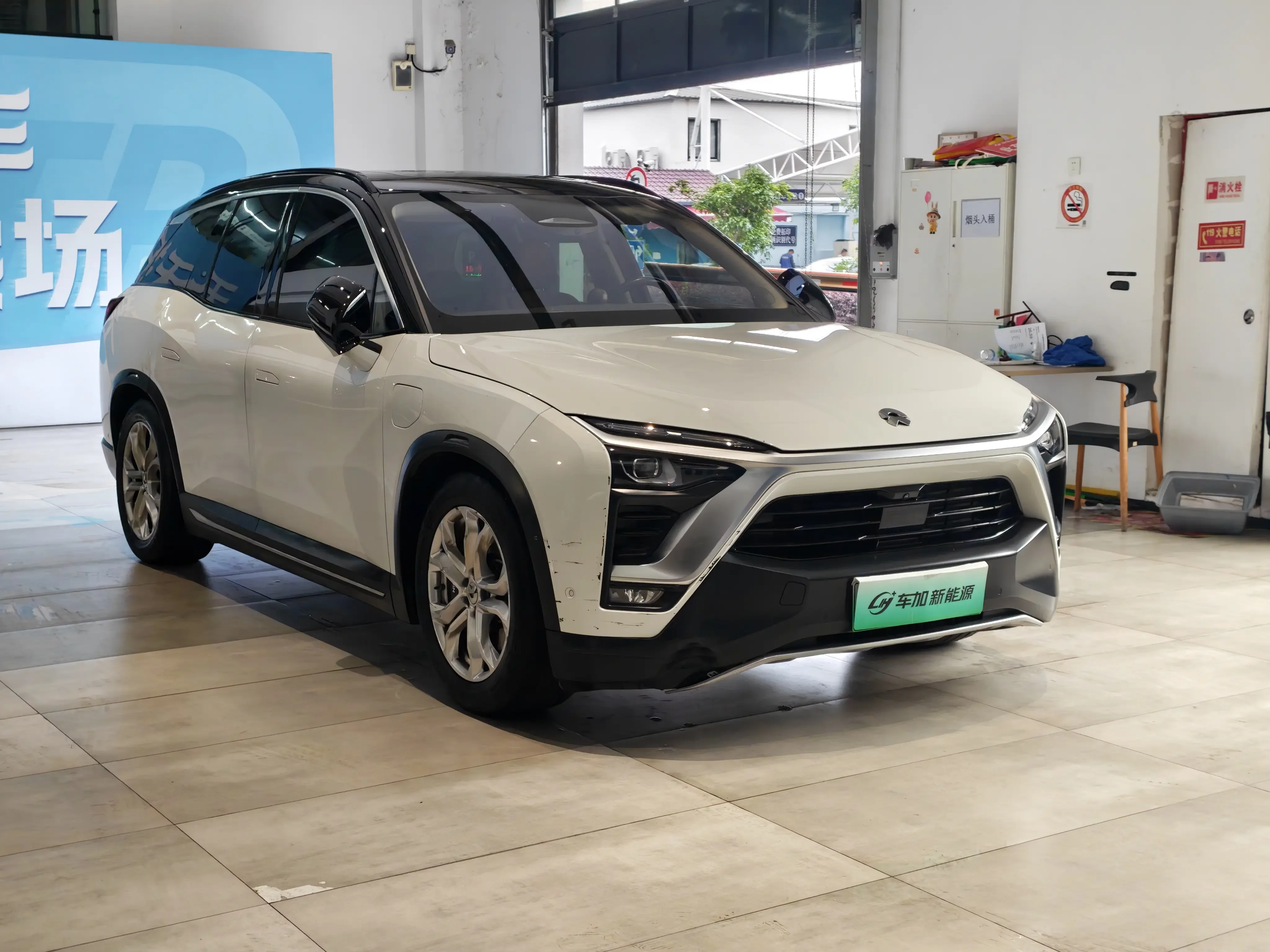 NIO ES8