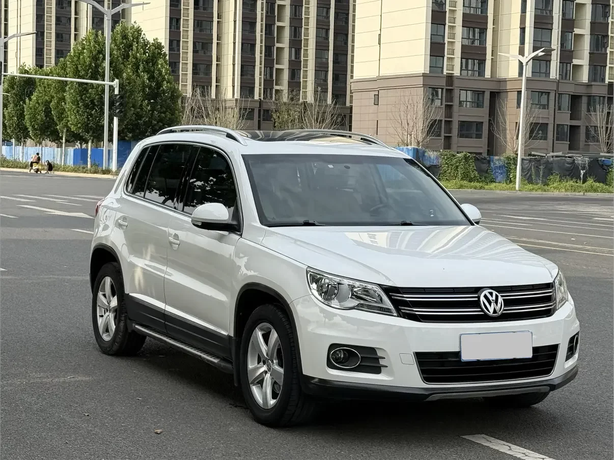 Volkswagen Tiguan (Tharu)