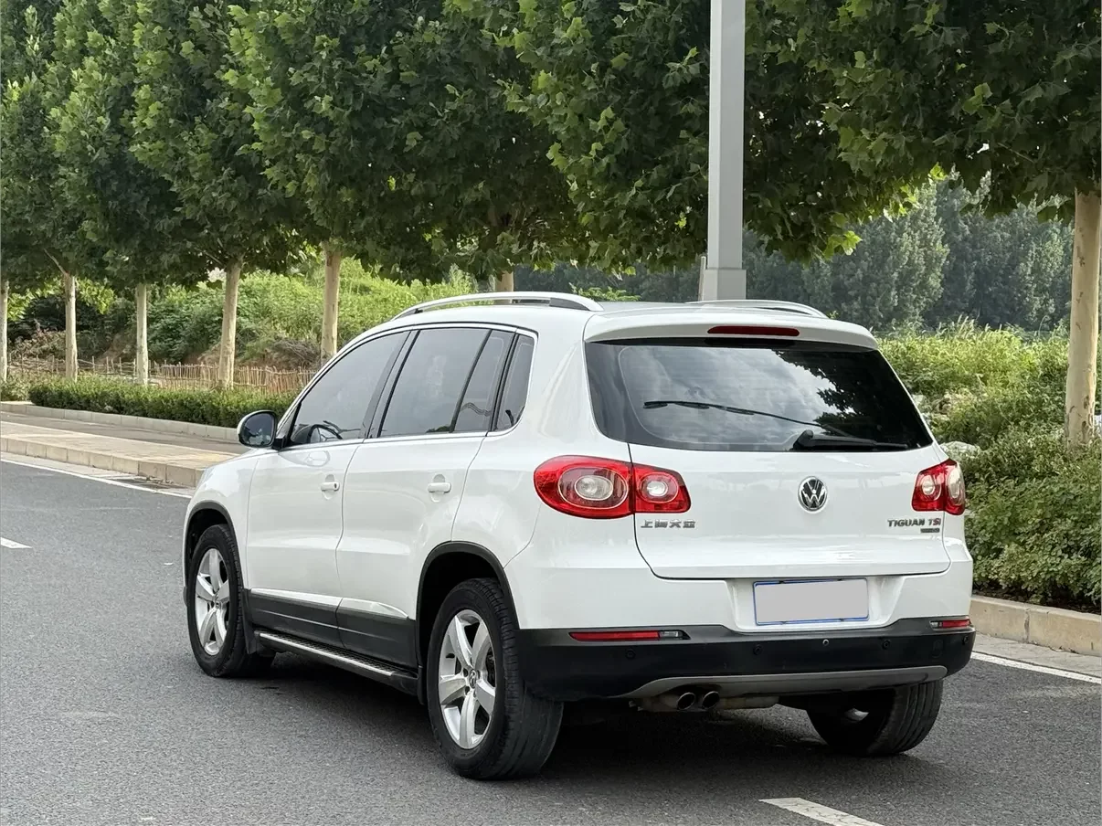 Volkswagen Tiguan (Tharu)