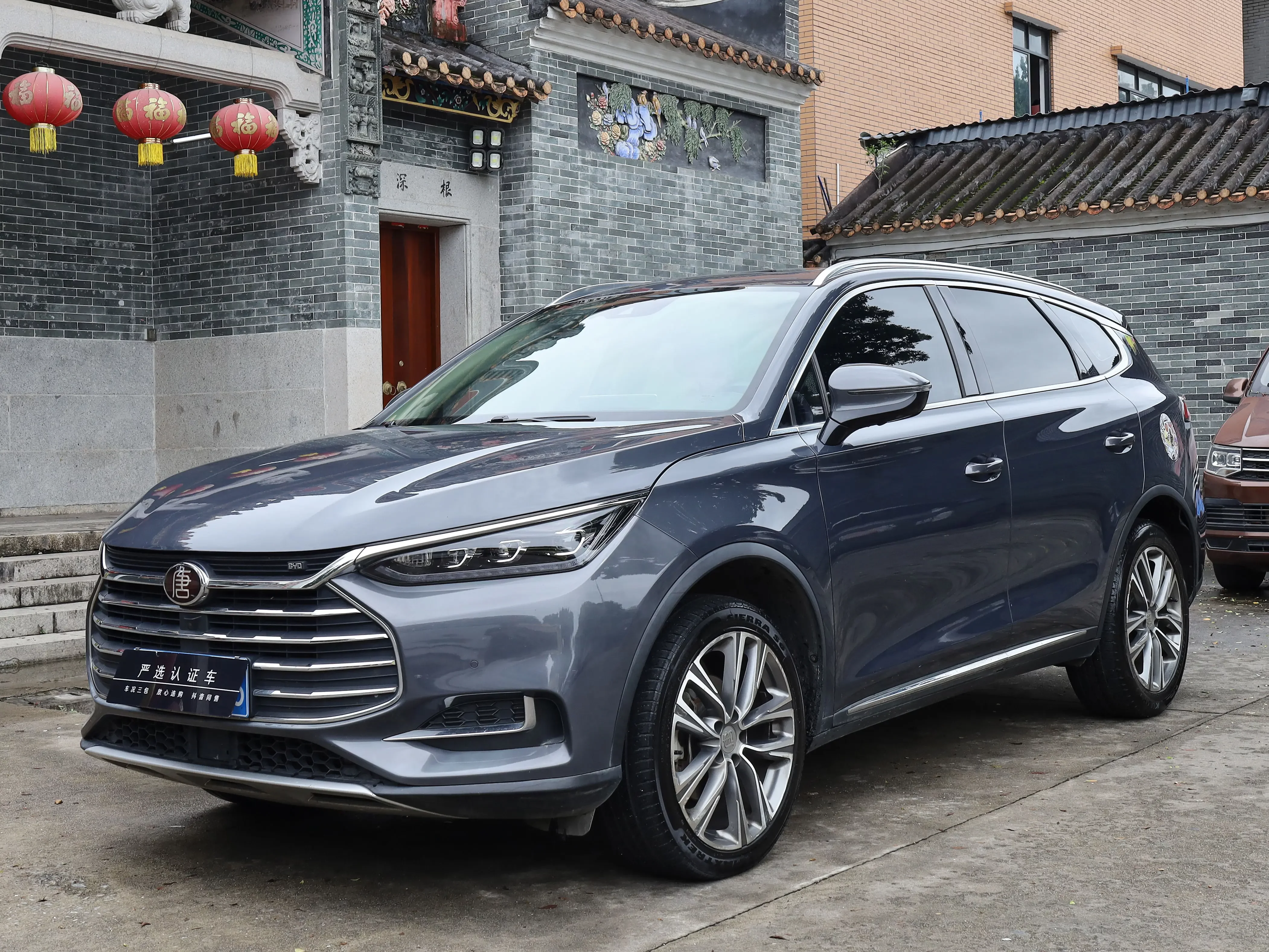 BYD Tang  из Китая