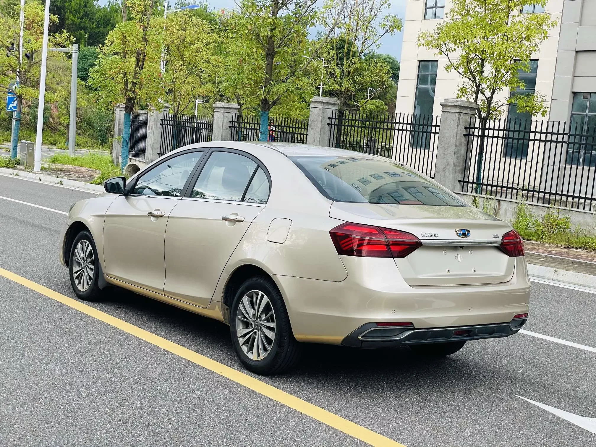 Geely emgrand