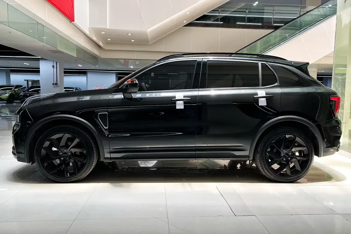 Lynk & Co 01