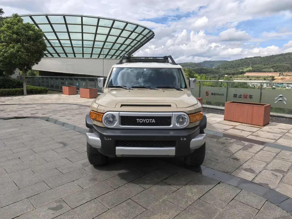 Toyota FJ Cruiser  из Китая
