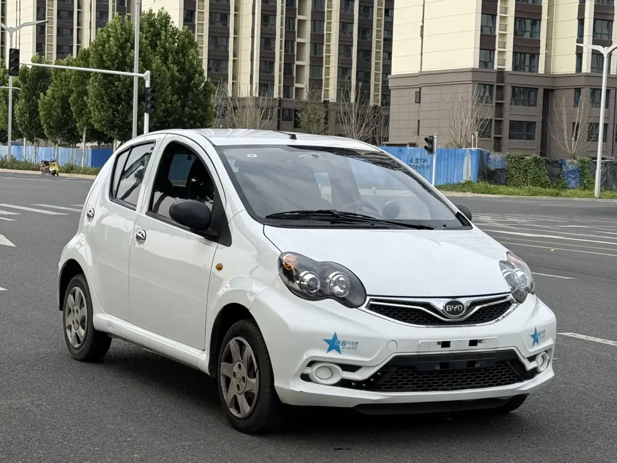 BYD F0