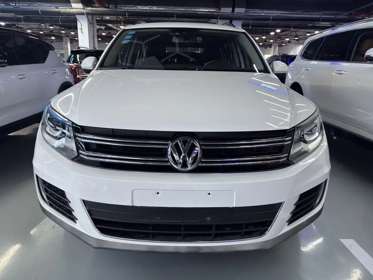Volkswagen Tiguan (Tharu)