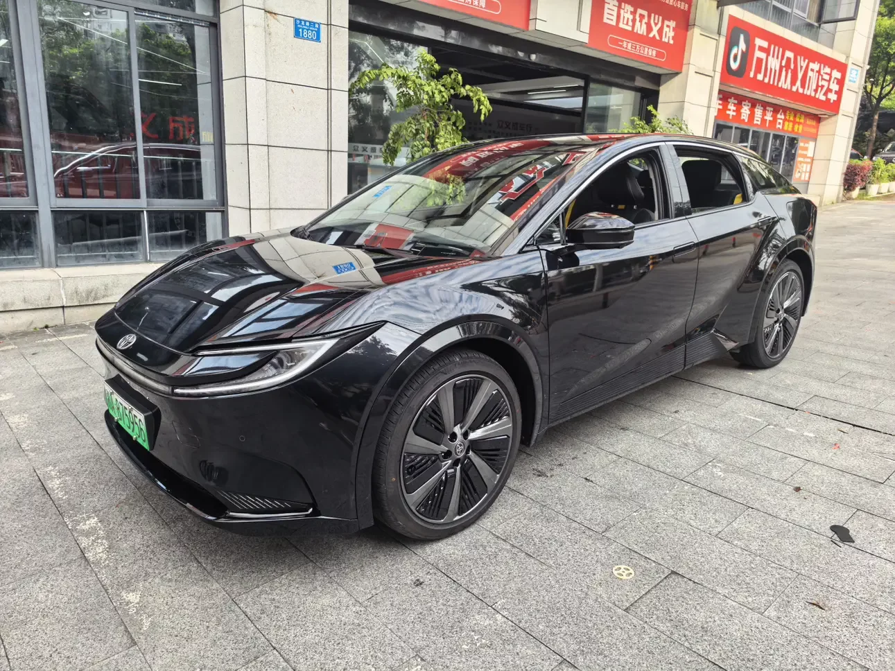 Toyota bZ5  из Китая