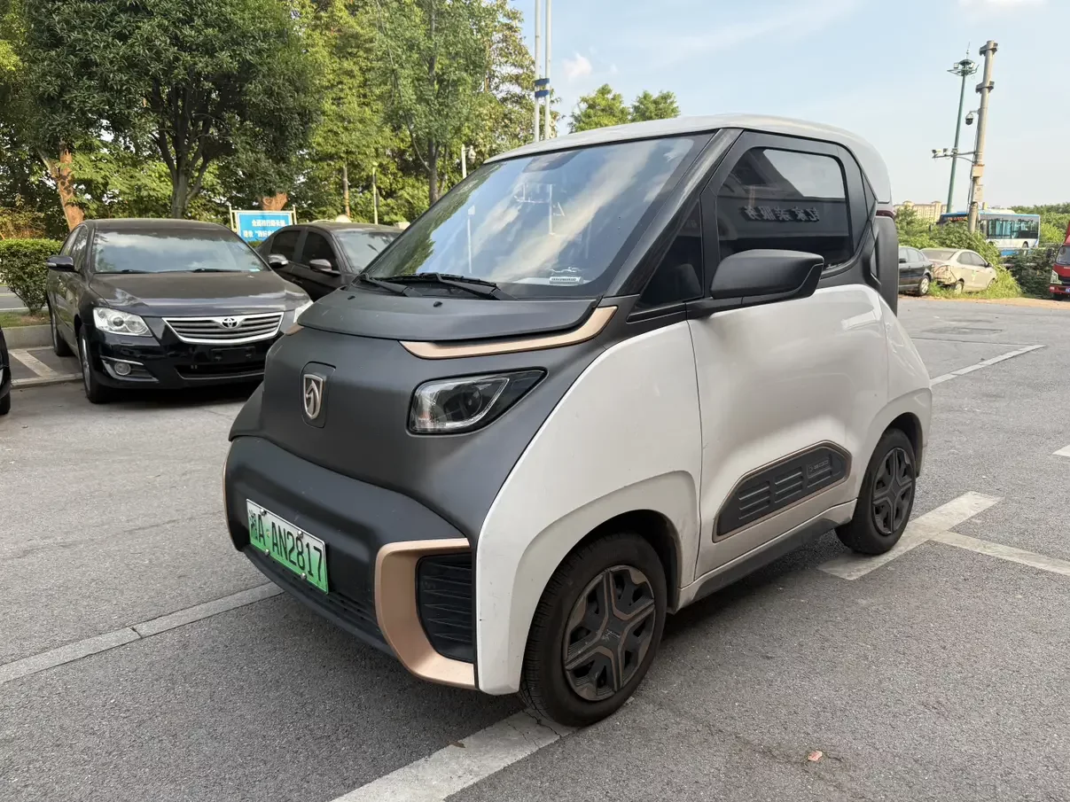 Baojun E200