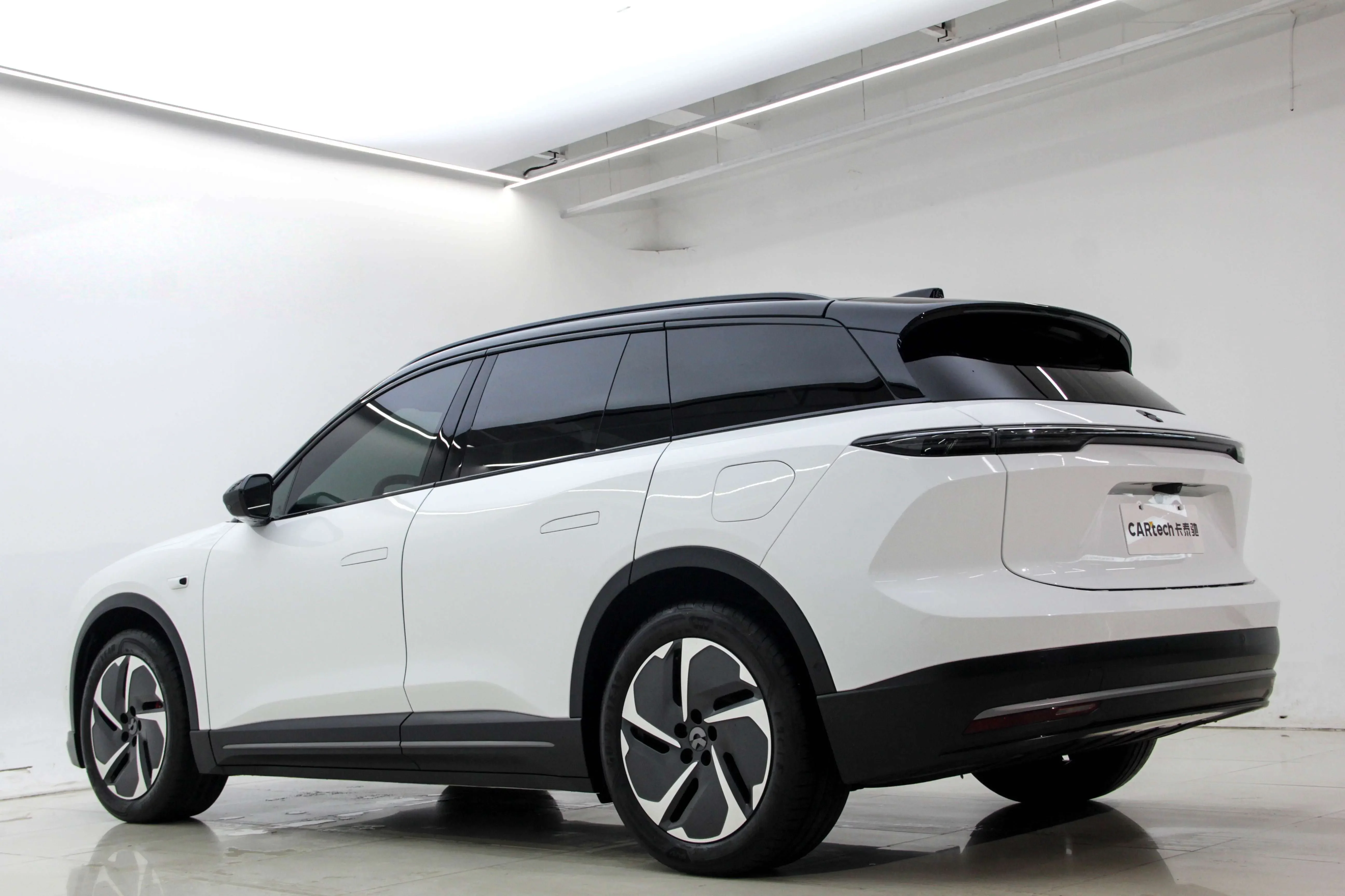 NIO ES6