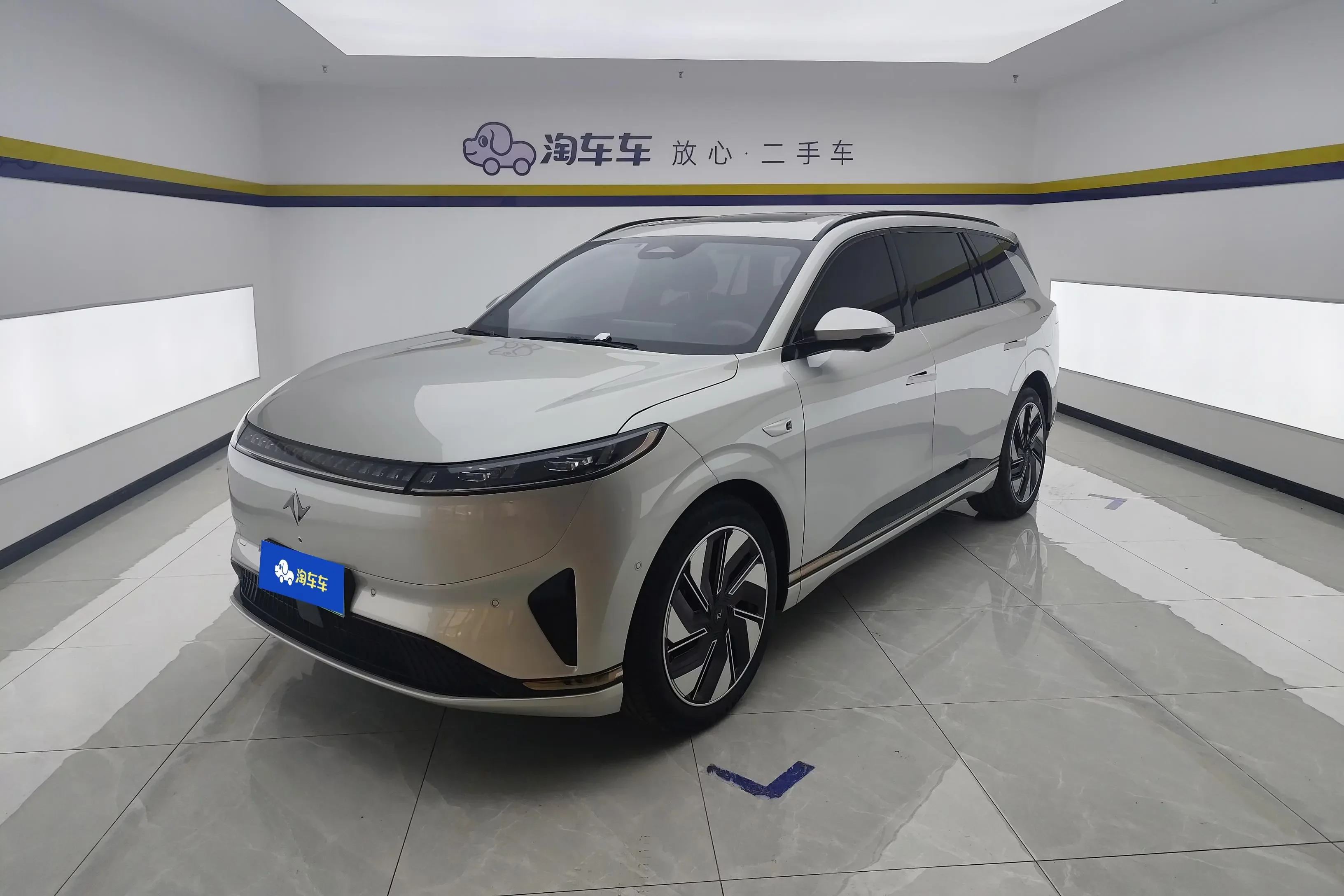 Dongfeng Yipai 008  из Китая