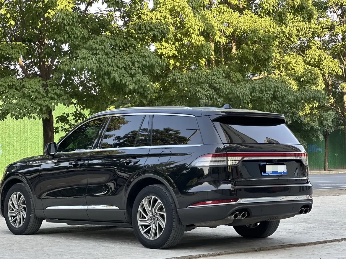 Lincoln aviator