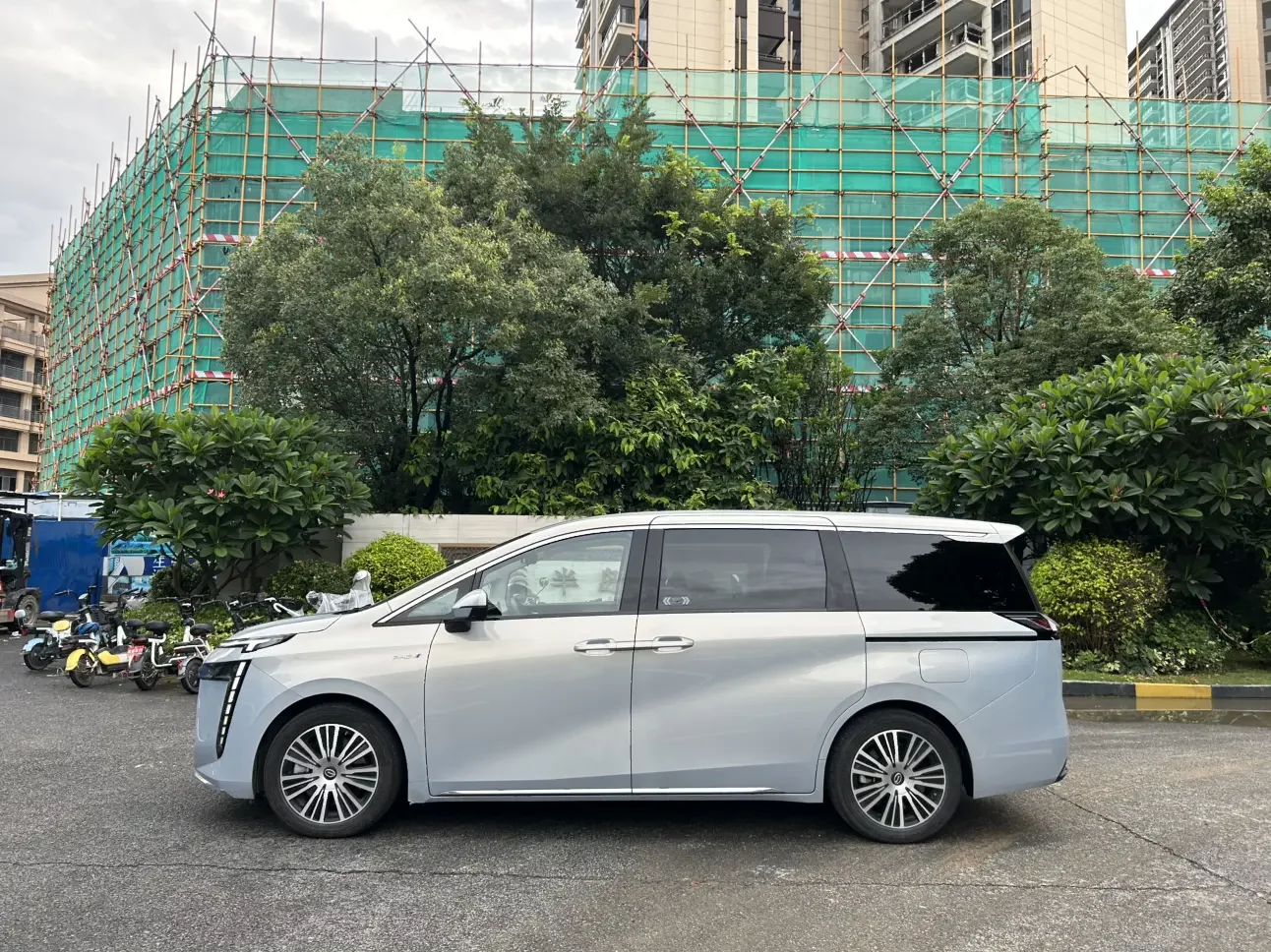 GAC Trumpchi E8 PHEV