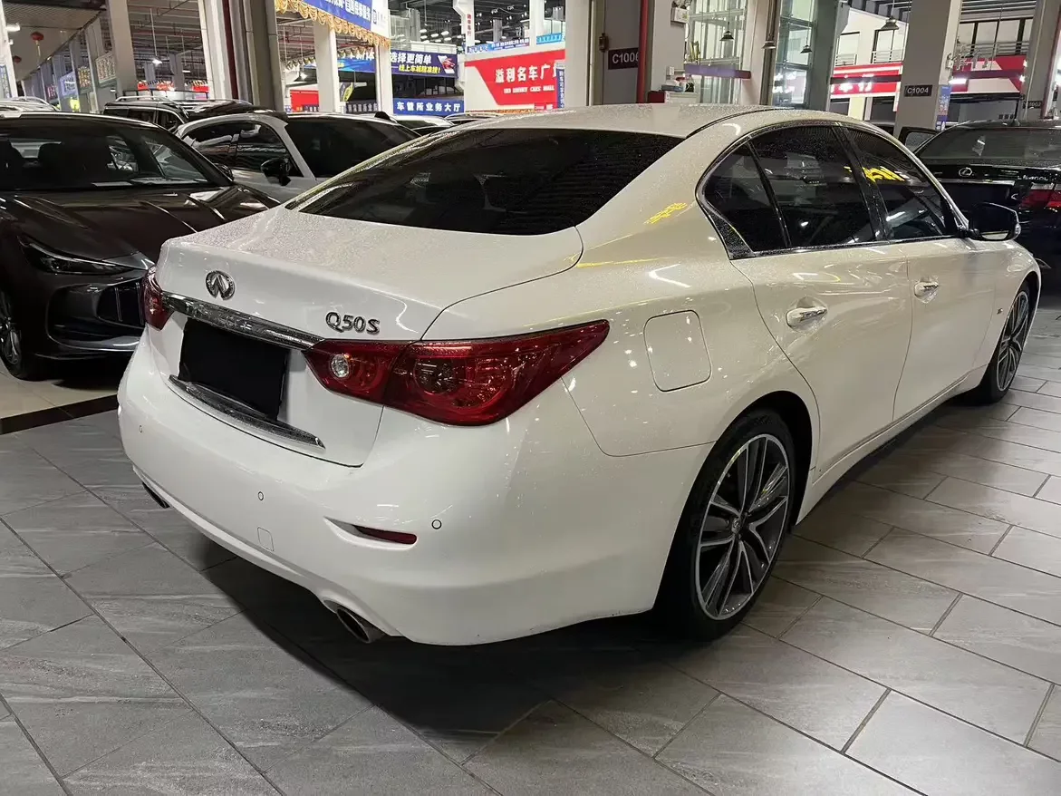 Infiniti Q50