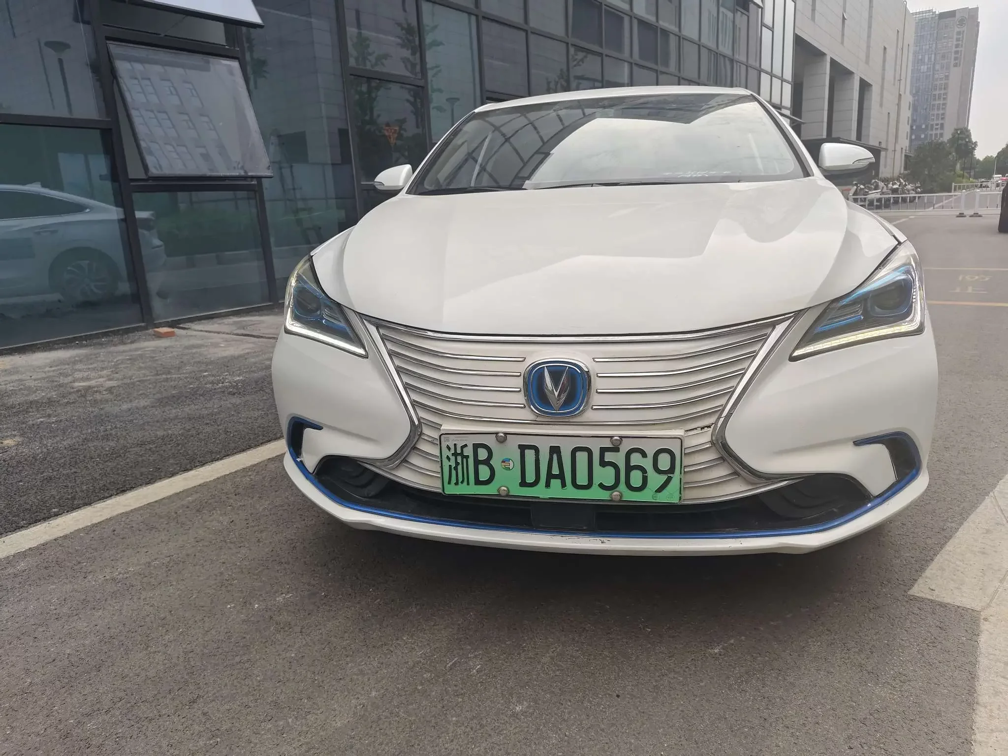 Changan Eado EV  из Китая