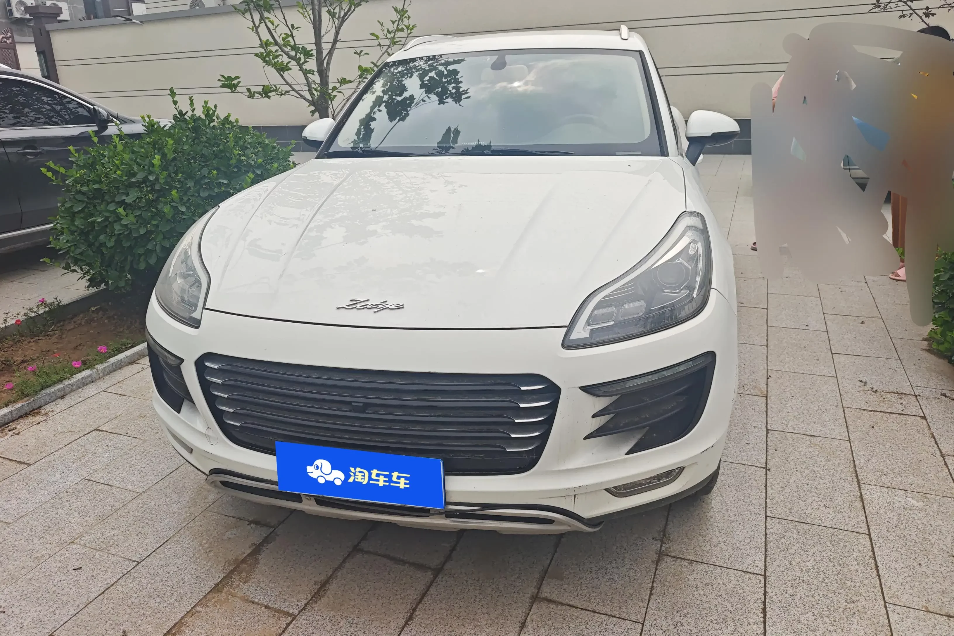 Zotye SR9