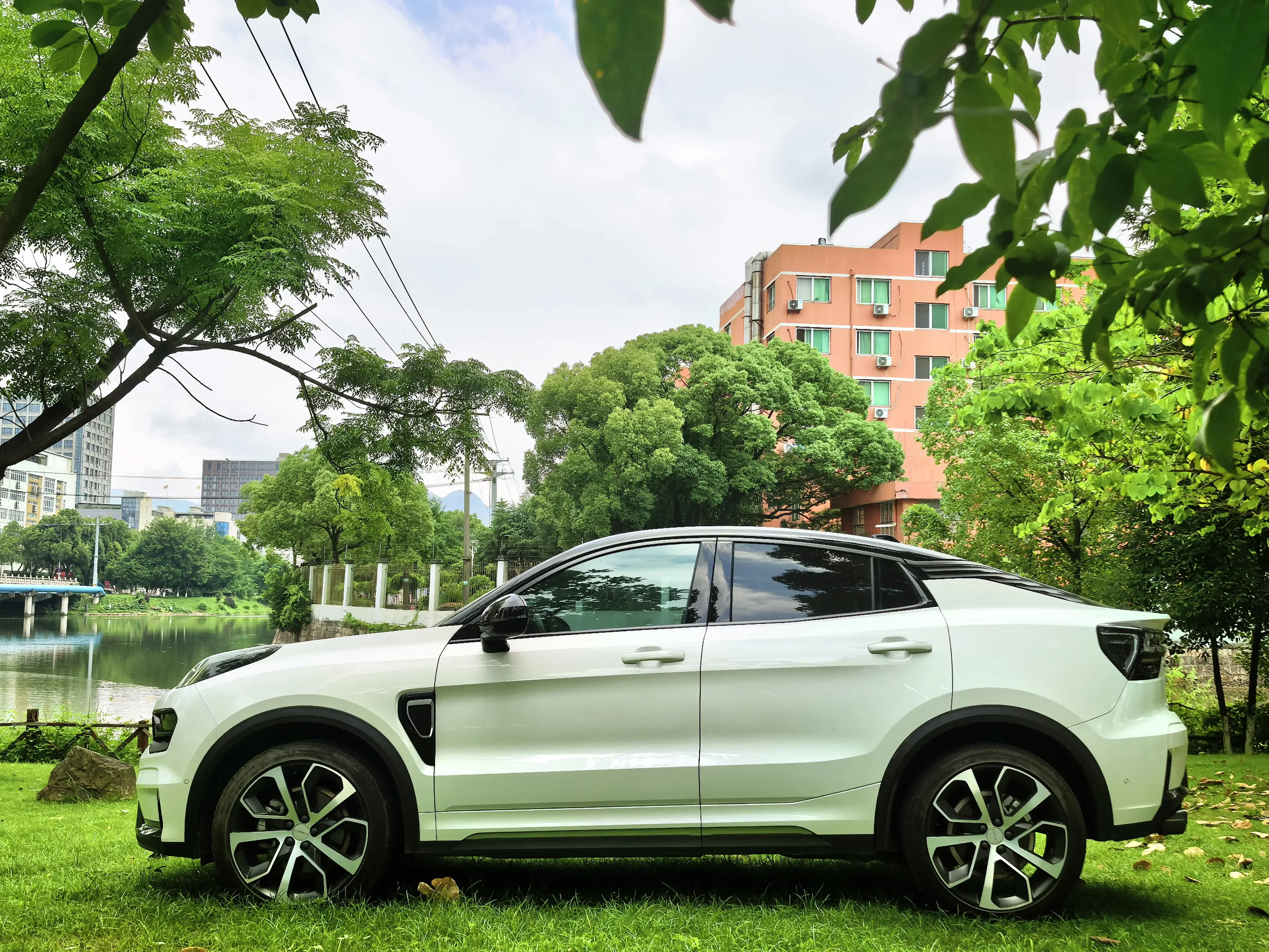 Lynk & Co 05