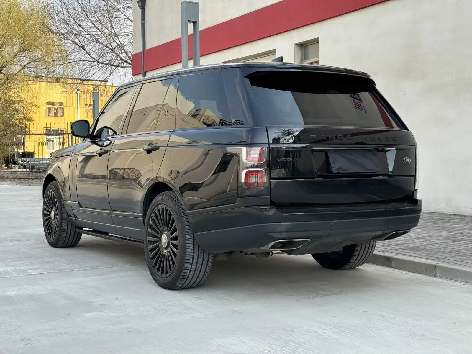 Land Rover range rover