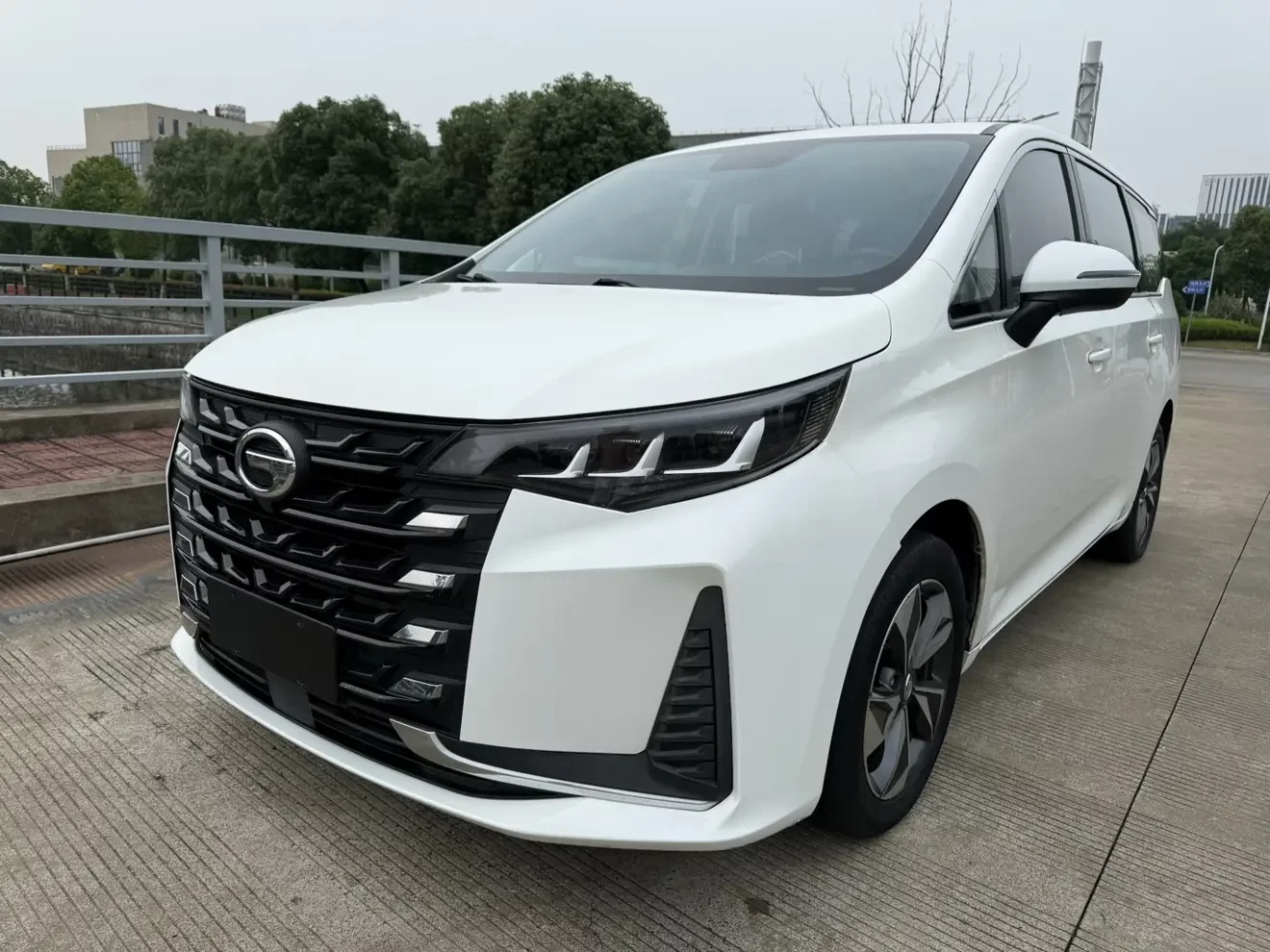 GAC Trumpchi M6  из Китая