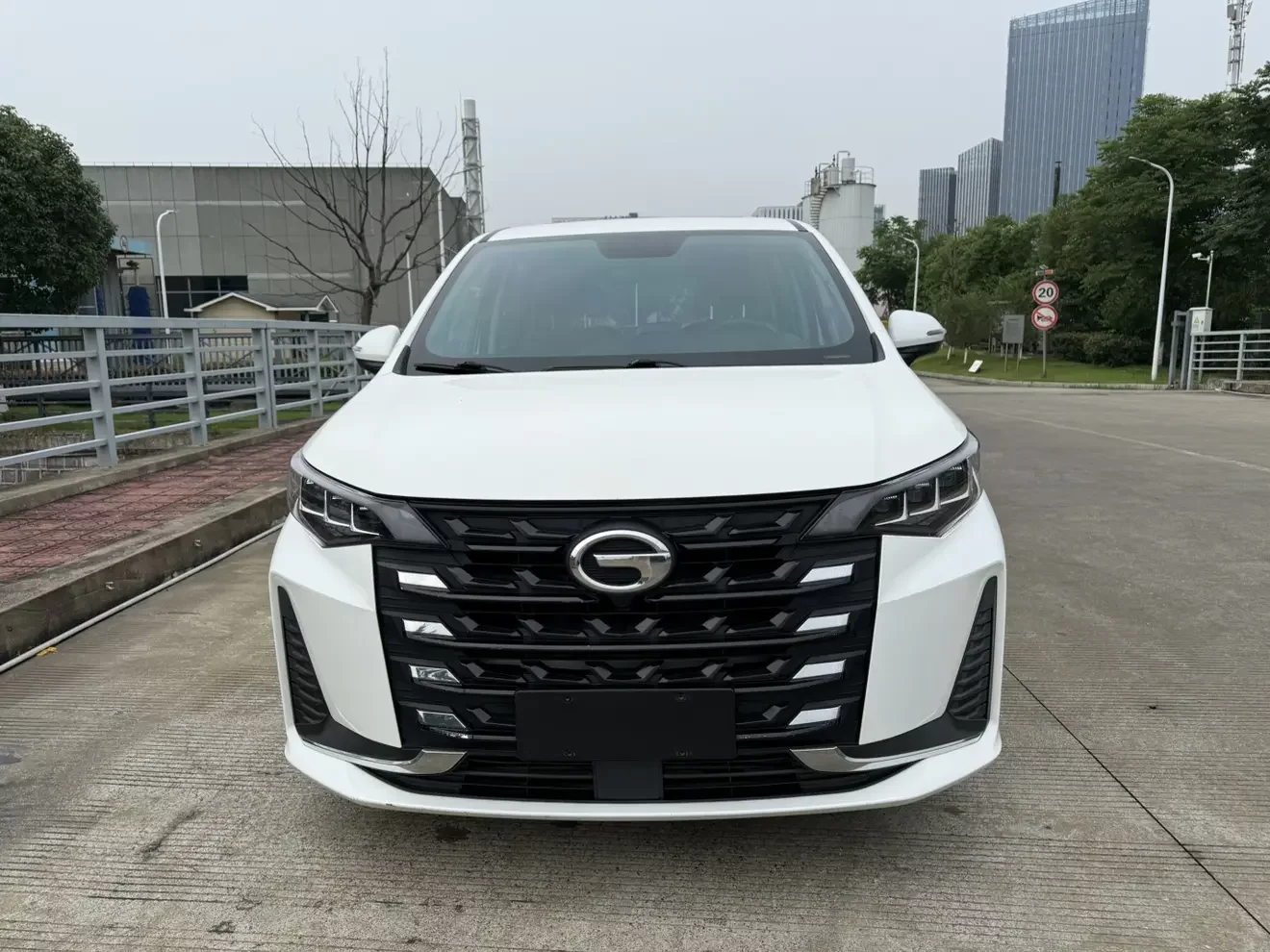 GAC Trumpchi M6  из Китая