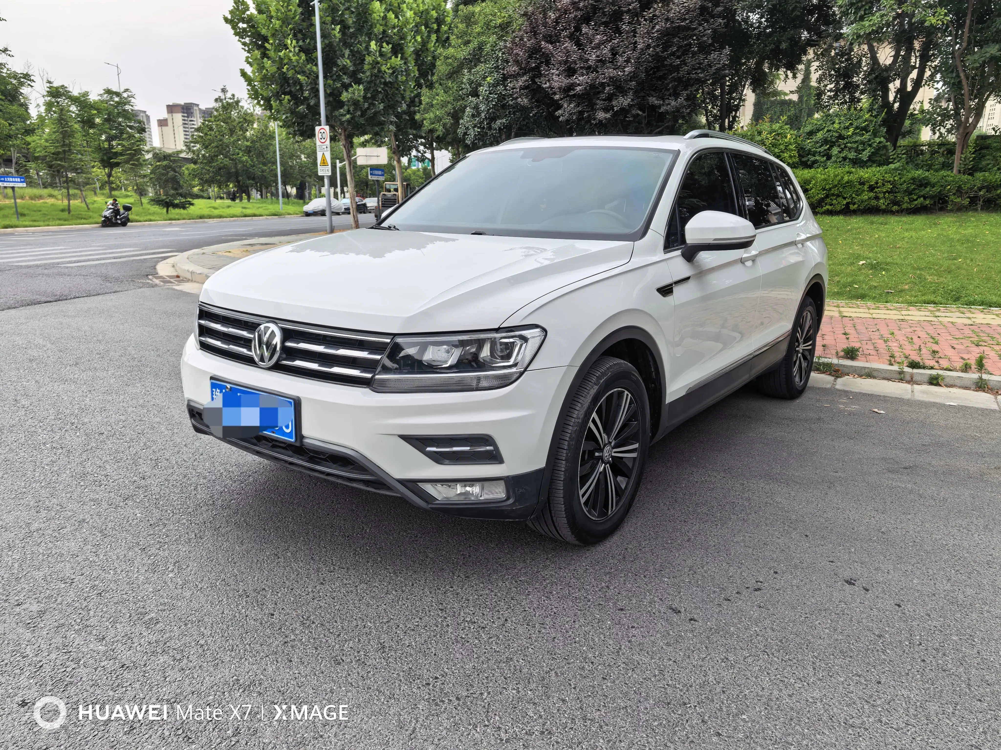 Volkswagen Tiguan L