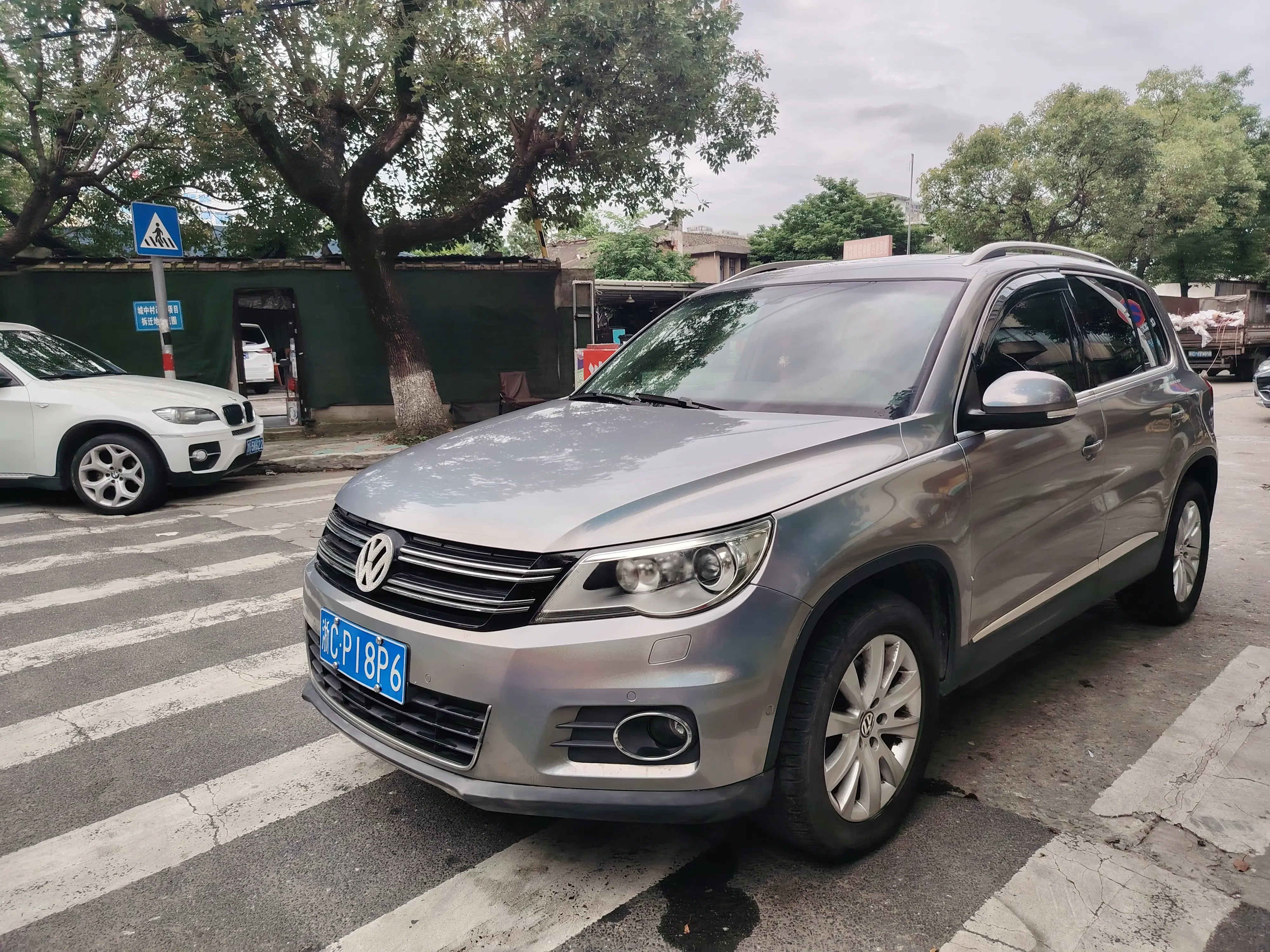 Volkswagen Tiguan (Tharu)