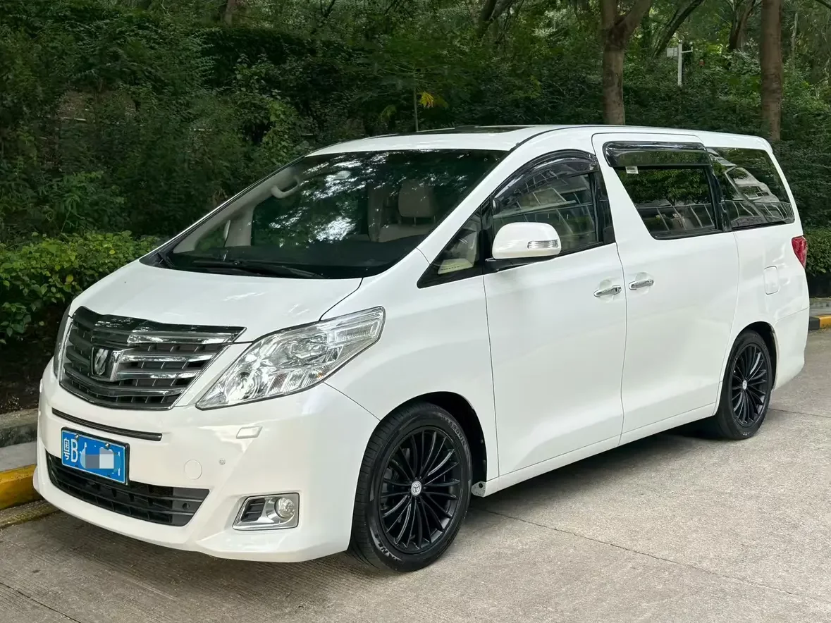 Toyota Alphard (Elfa)  из Китая