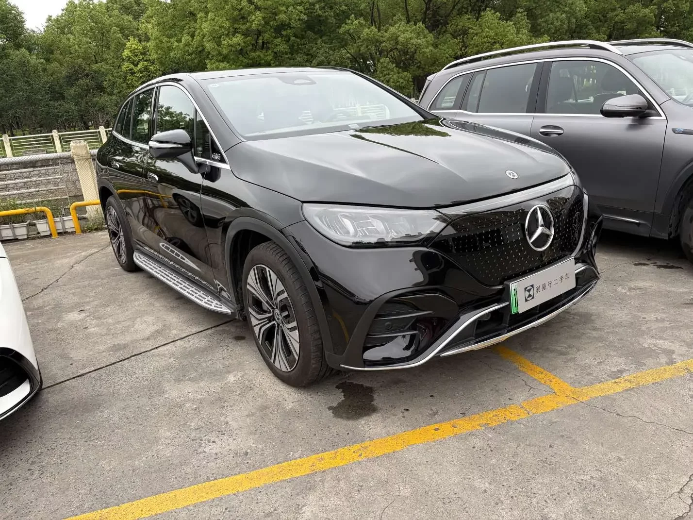 Mercedes-Benz EQE SUV