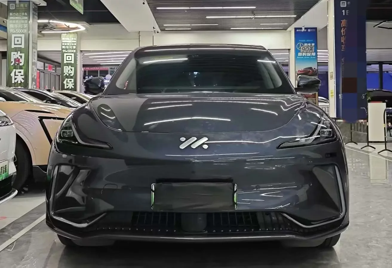 Zhiji LS7  из Китая