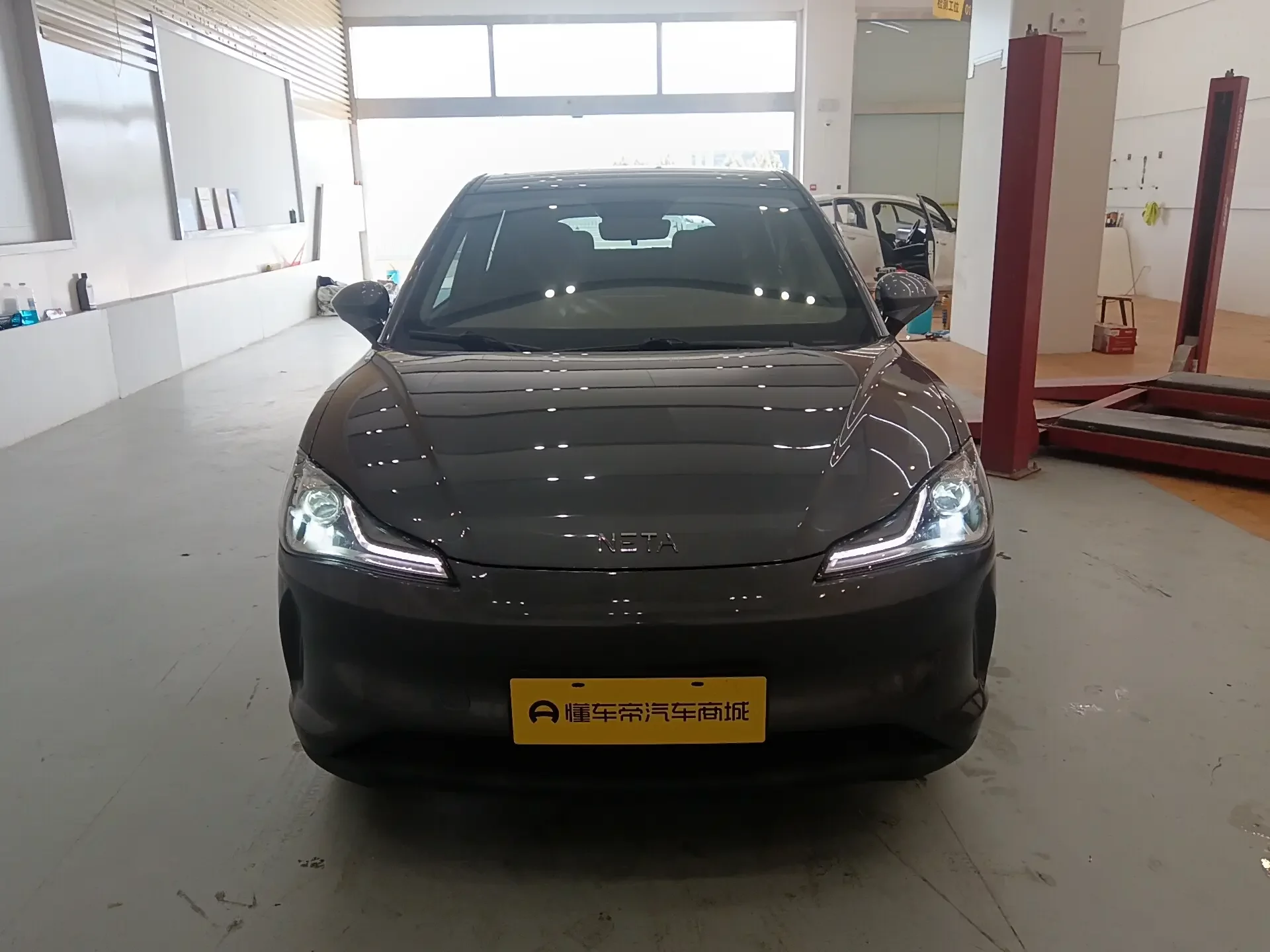 NETA Nezha V