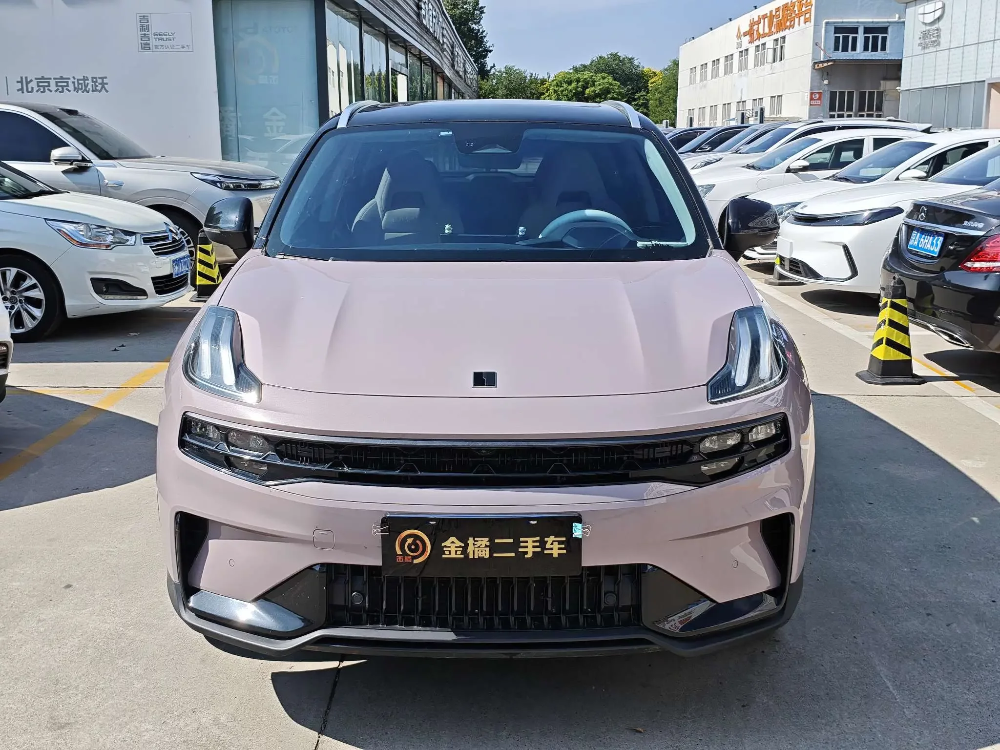 Lynk & Co 06