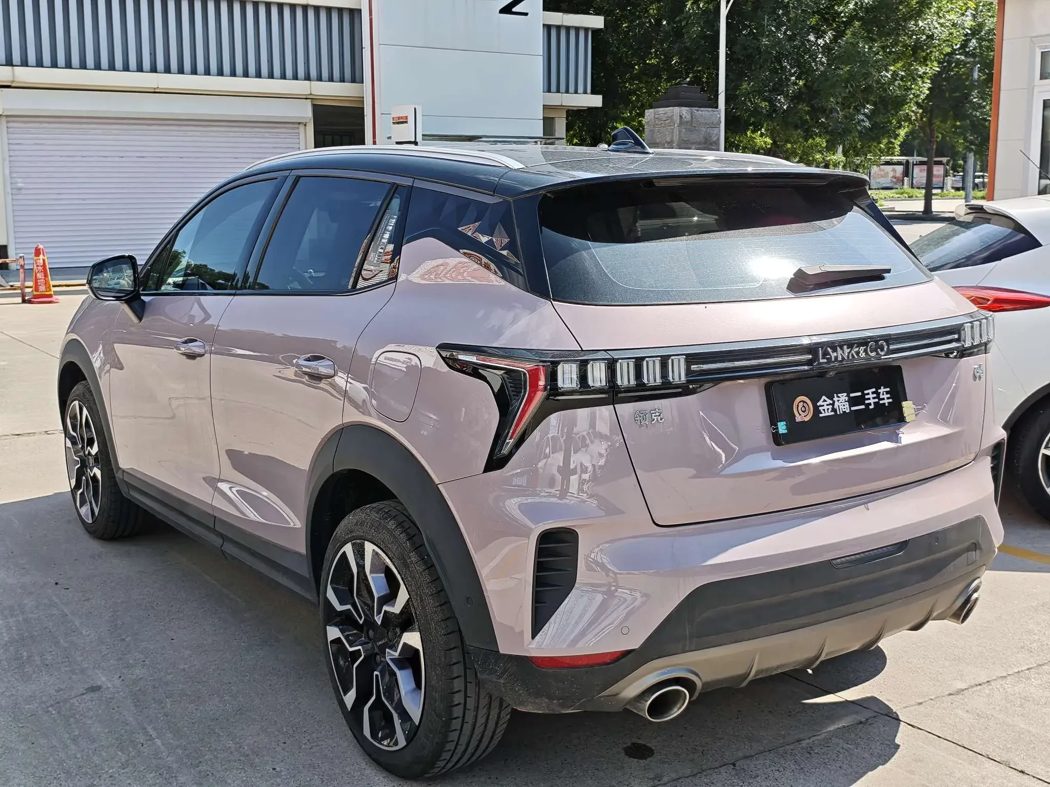 Lynk & Co 06